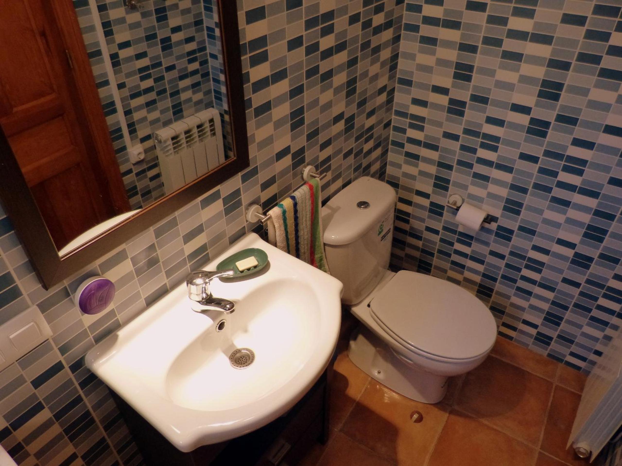 Two-Bedroom House - Photo 9