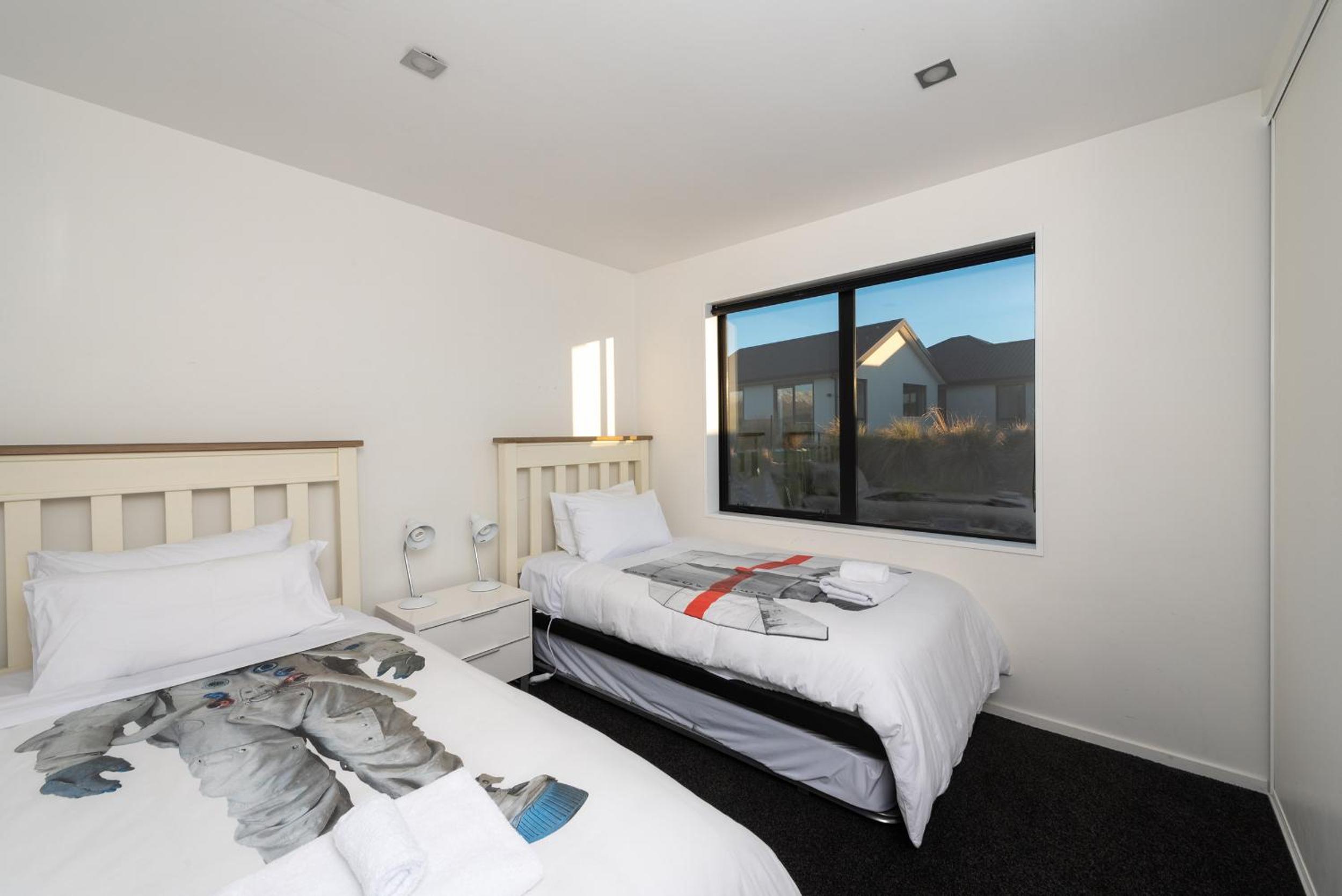 Four-Bedroom House - Photo 23