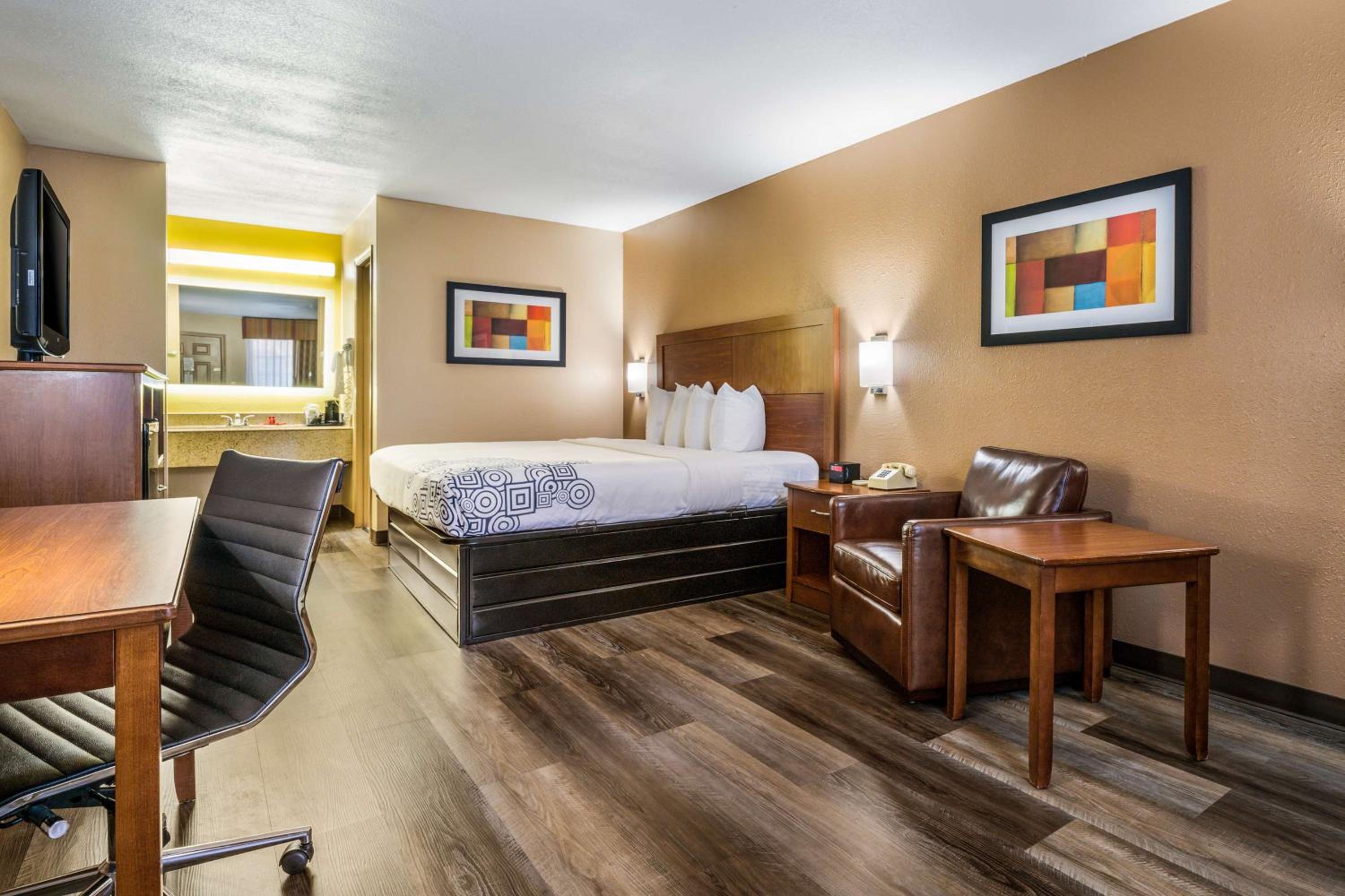SureStay Plus Hotel by Best Western Poteau