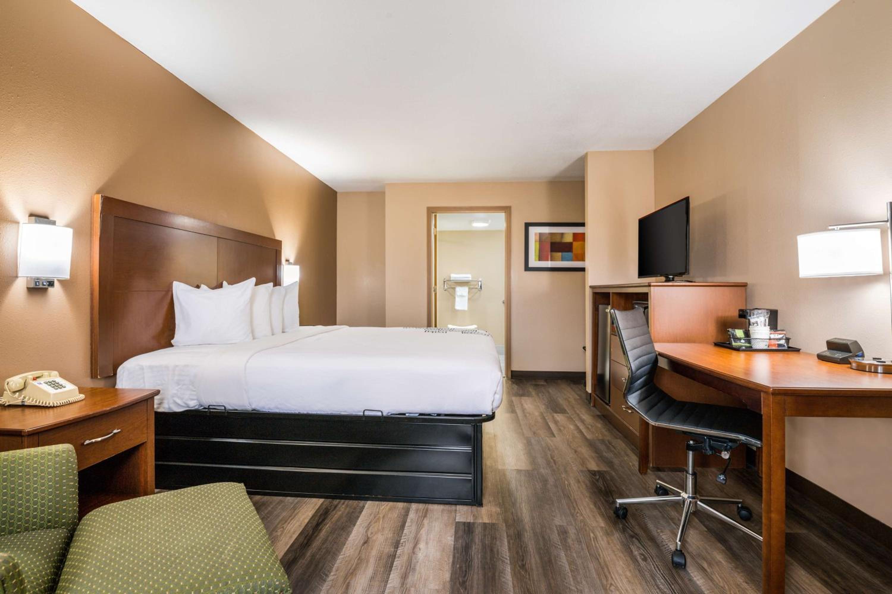 SureStay Plus Hotel by Best Western Poteau, Bild 4