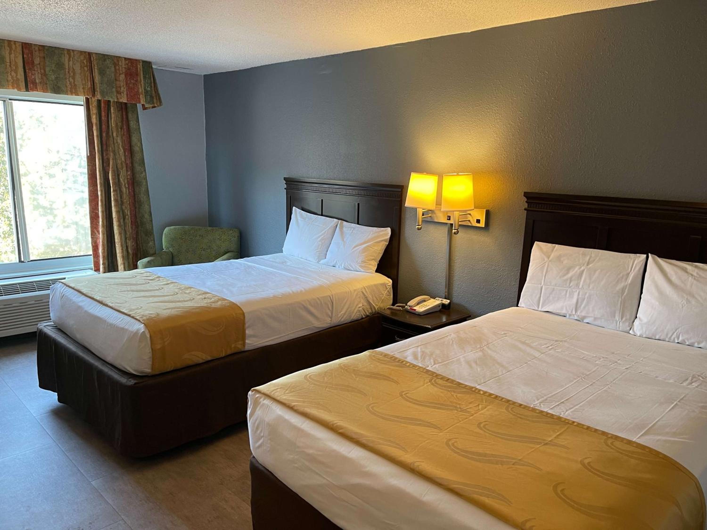 Double Room with Two Double Beds - Photo 1
