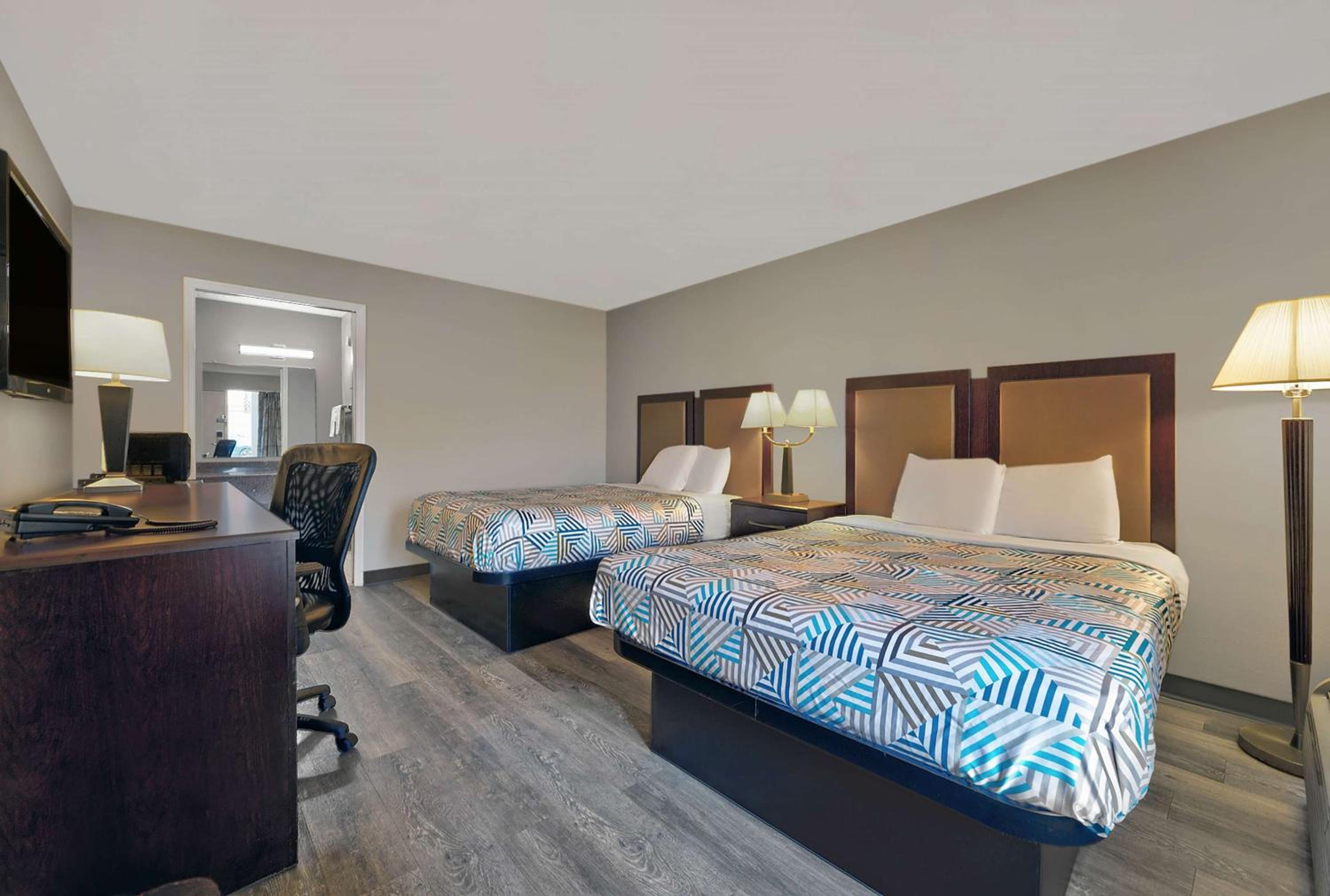 Double Room with Two Double Beds - Photo 1