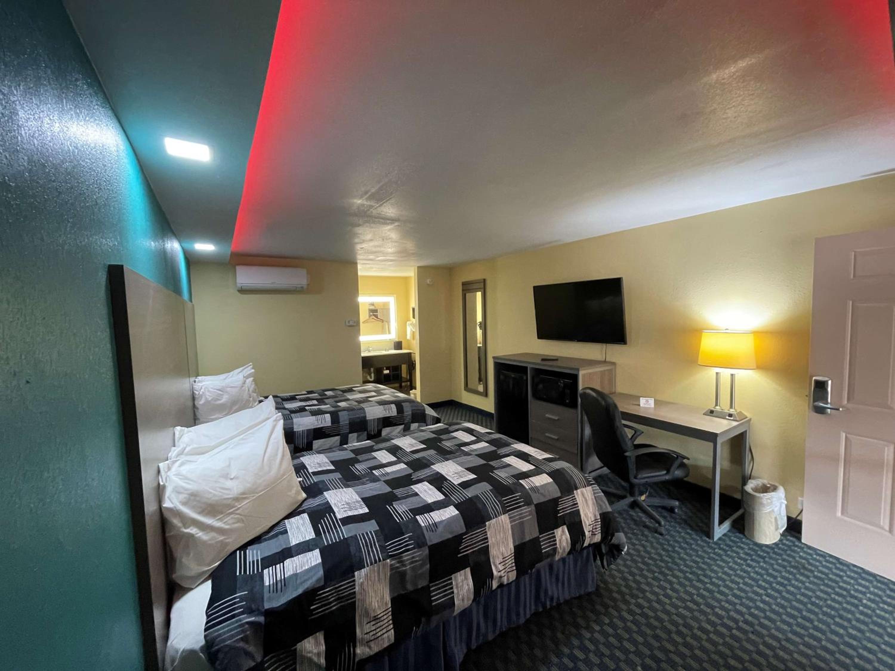 Double Room with Two Double Beds - Photo 1