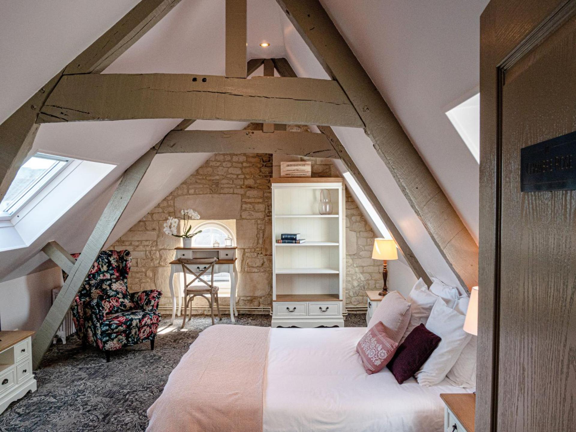 Double Room with Private Bathroom - Photo 1