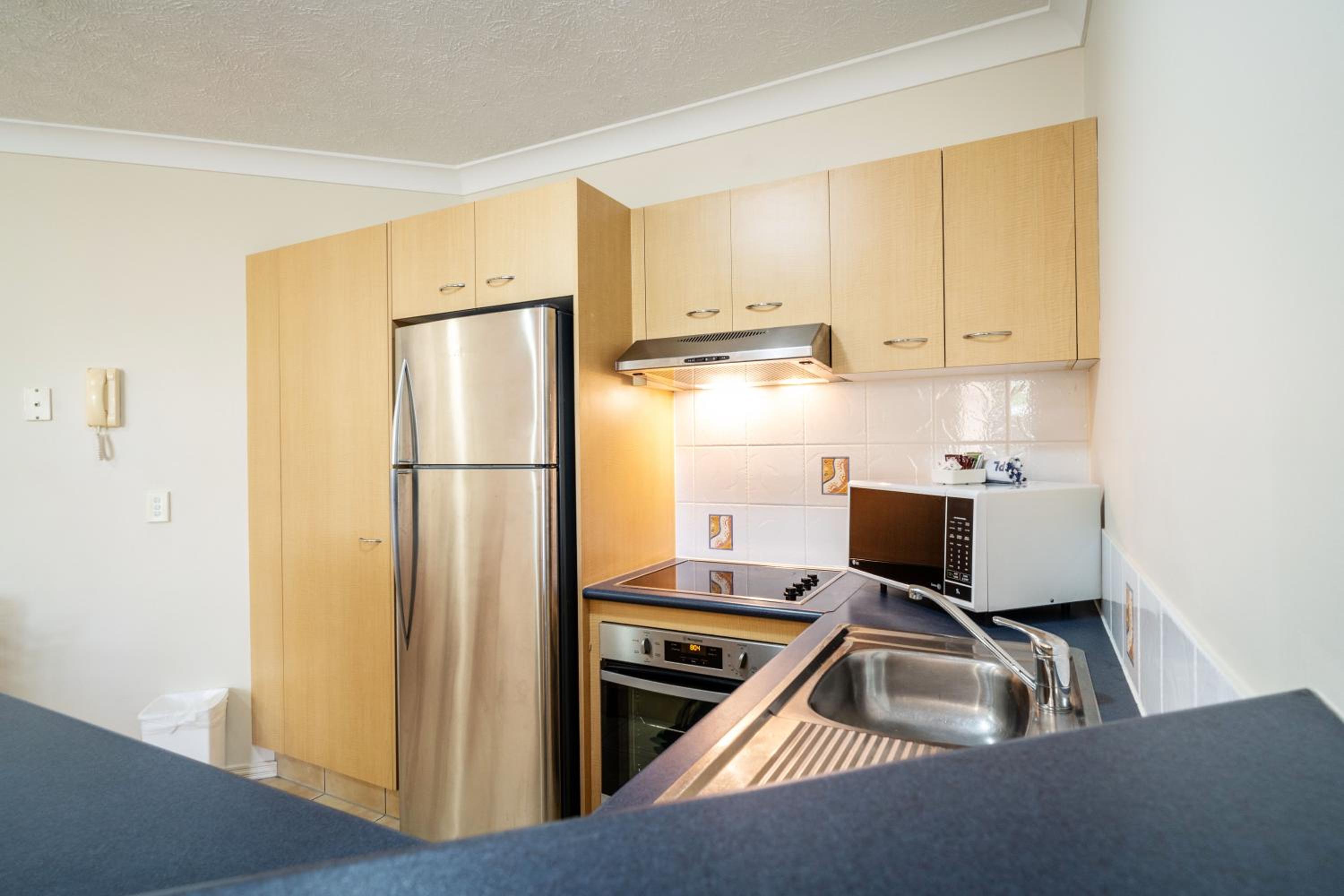 Superior One-Bedroom Apartment - Photo 5