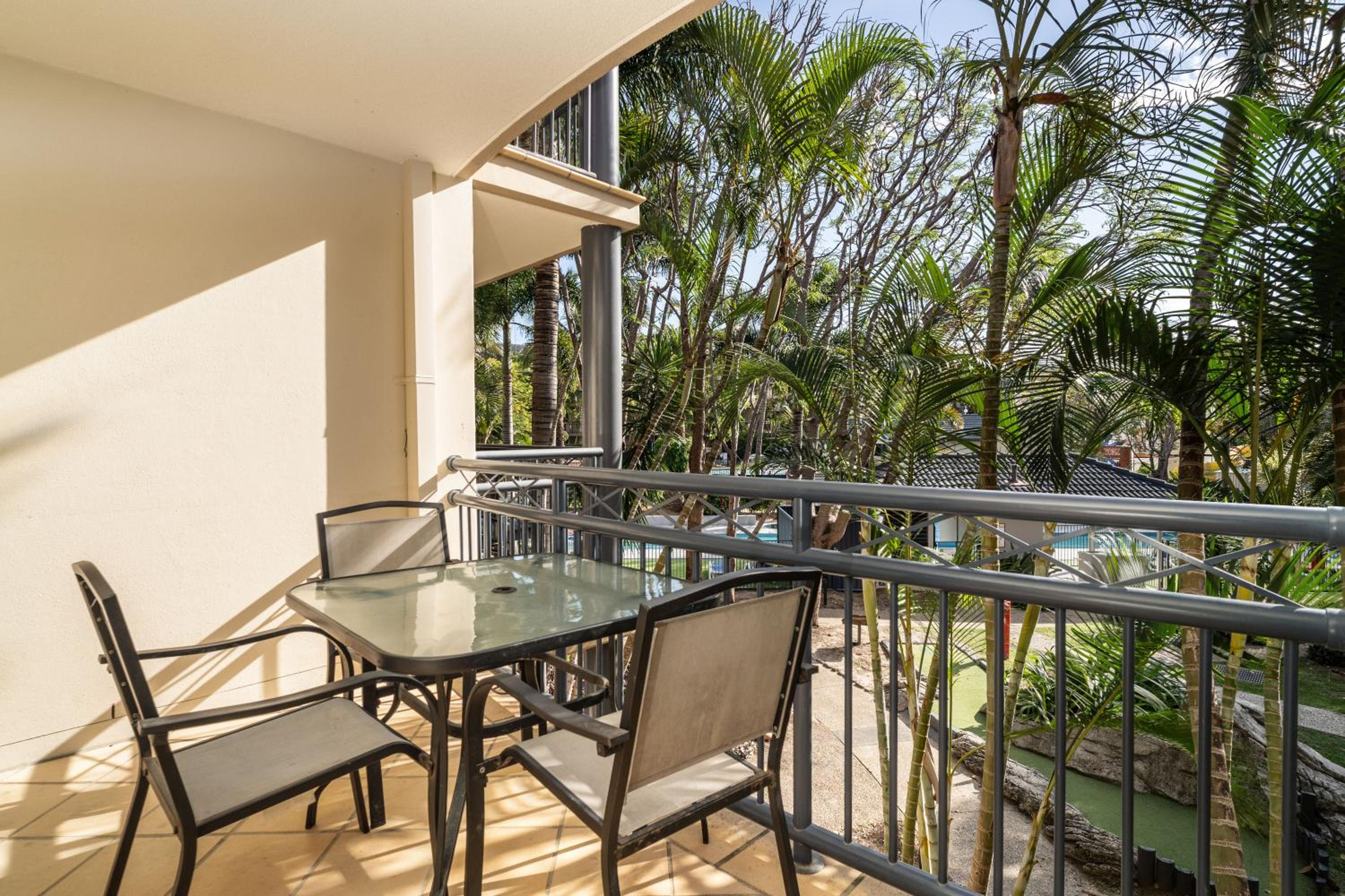 Superior One-Bedroom Apartment - Photo 14