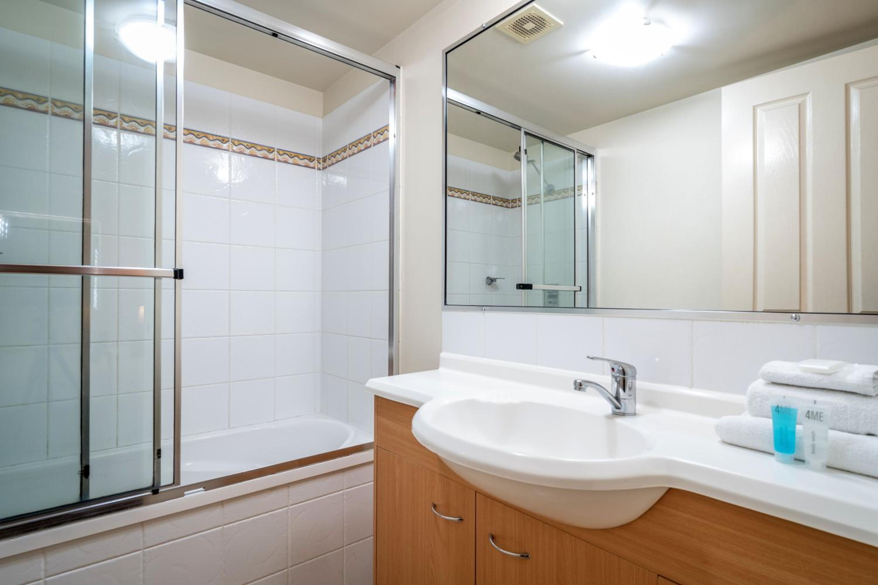 Superior One-Bedroom Apartment - Photo 8