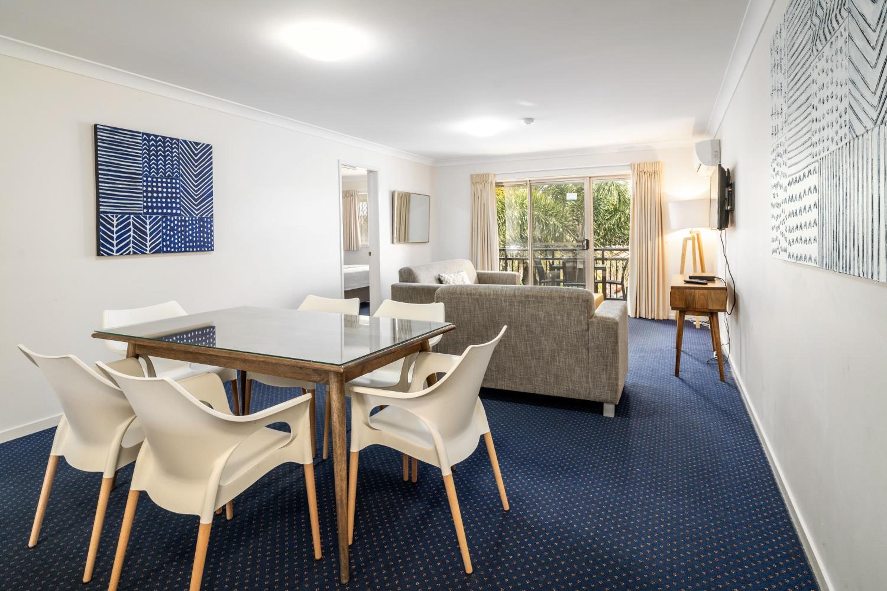 Family Two-Bedroom Suite - Photo 18