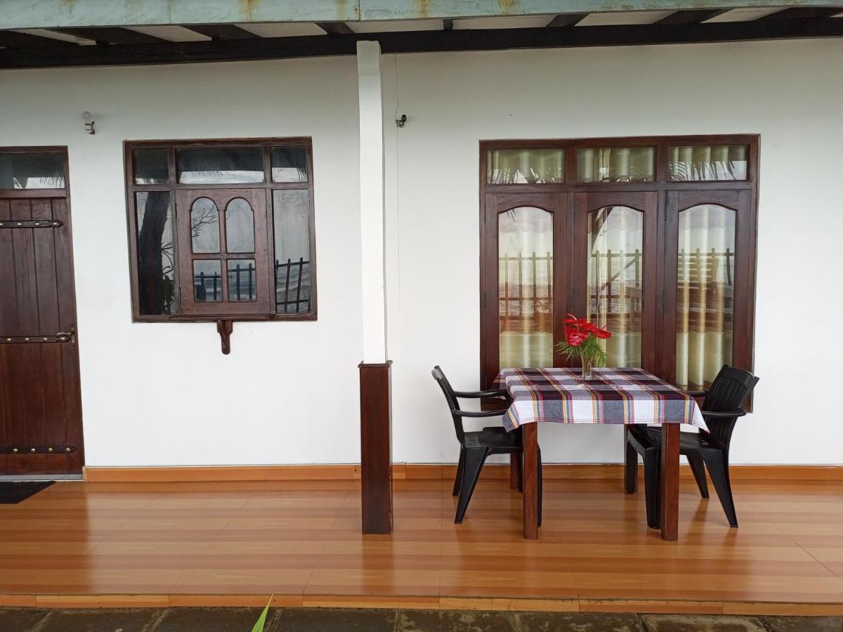 Basic Triple Room photo 1