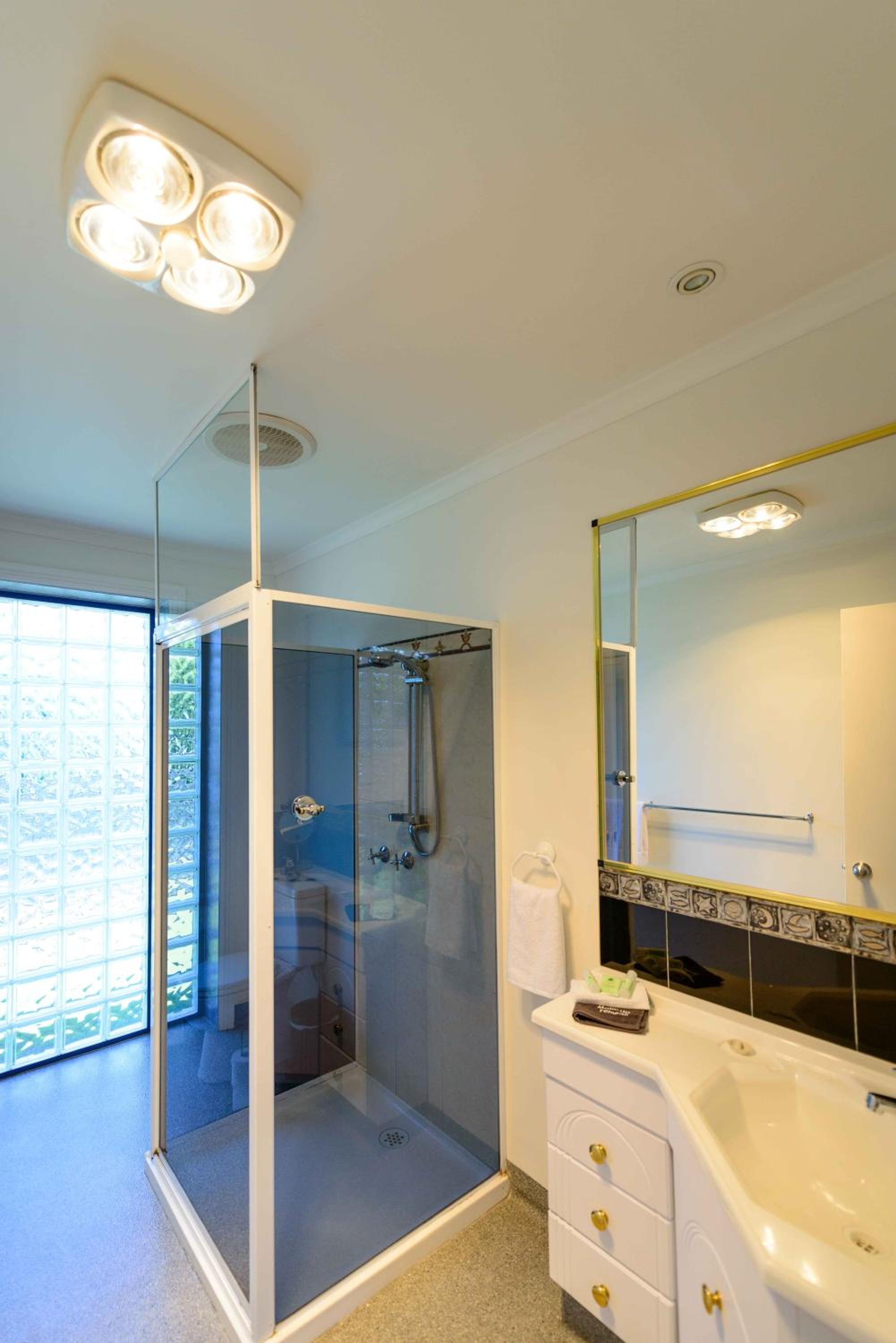 One-Bedroom Apartment - Photo 3