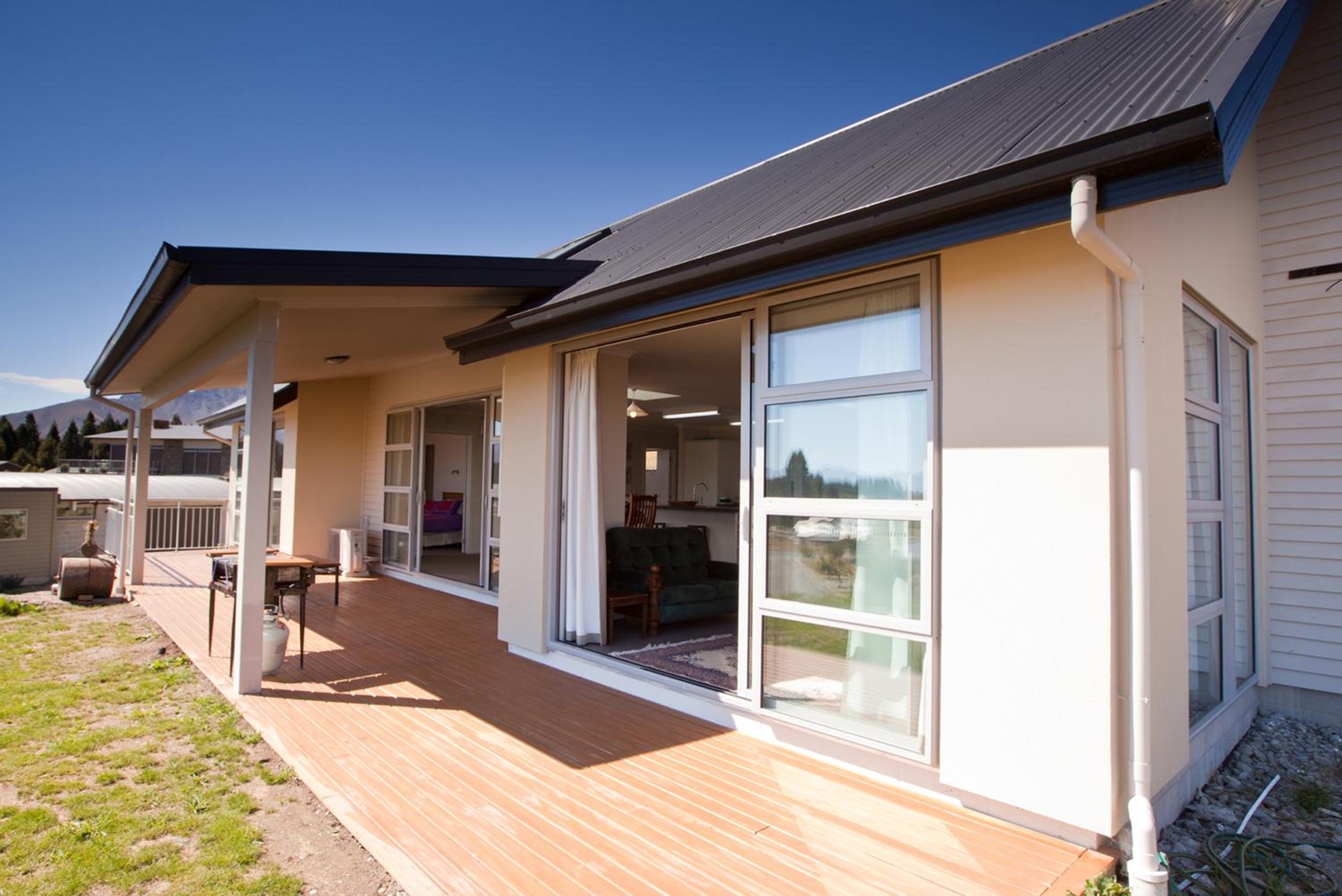 Three-Bedroom House - Photo 8