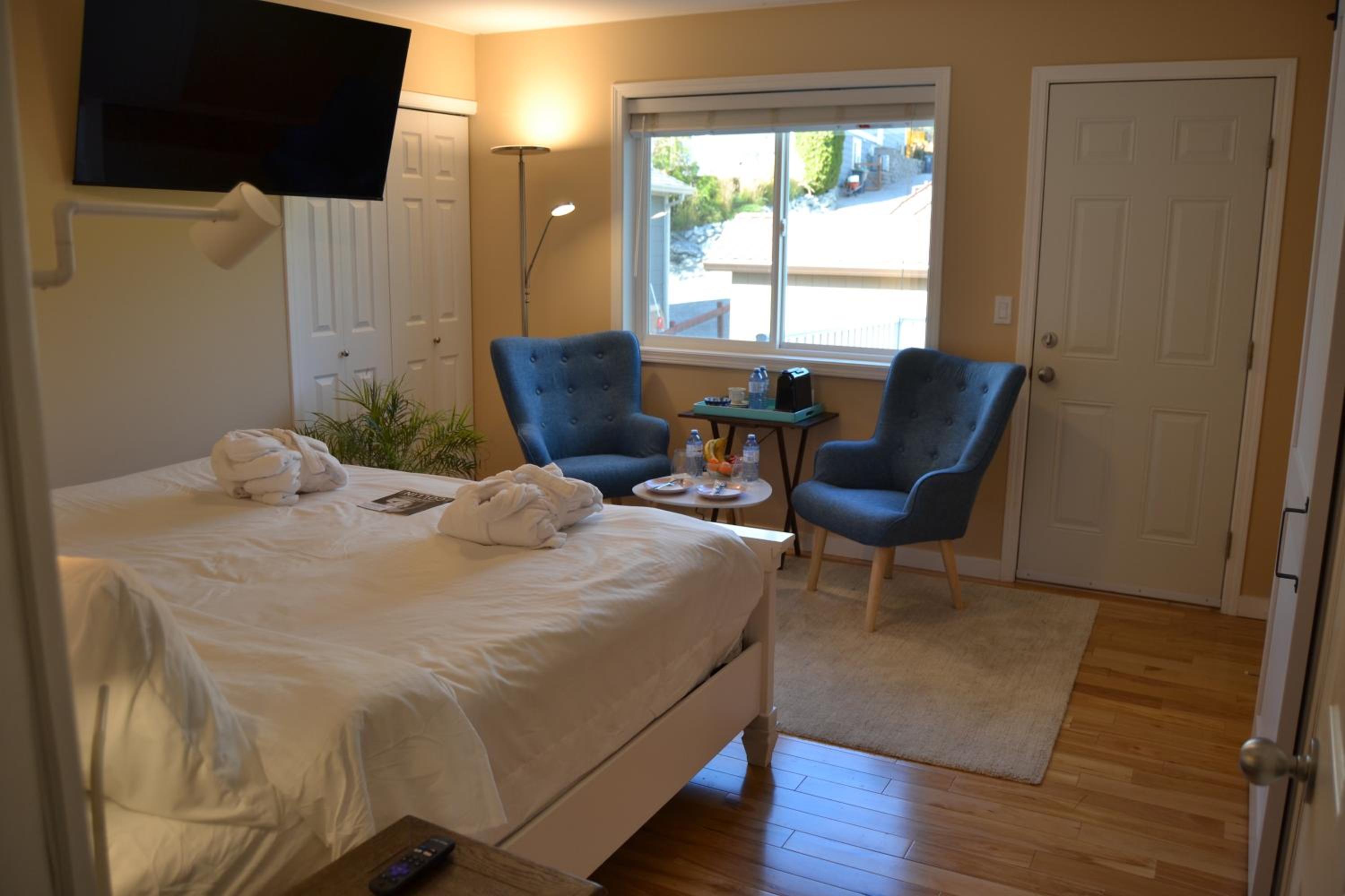 King Room with Balcony
