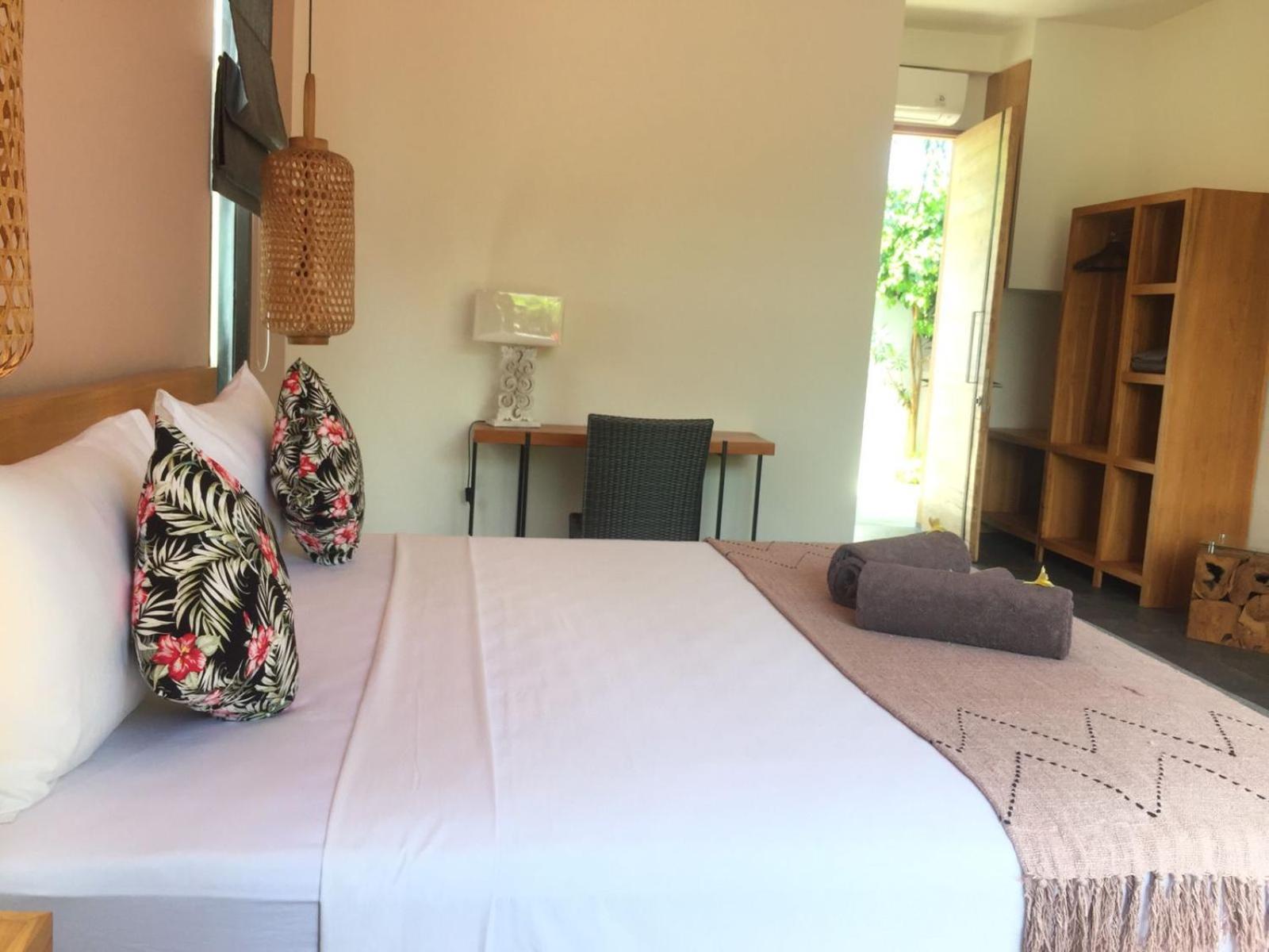Deluxe Queen Room - Photo 11
