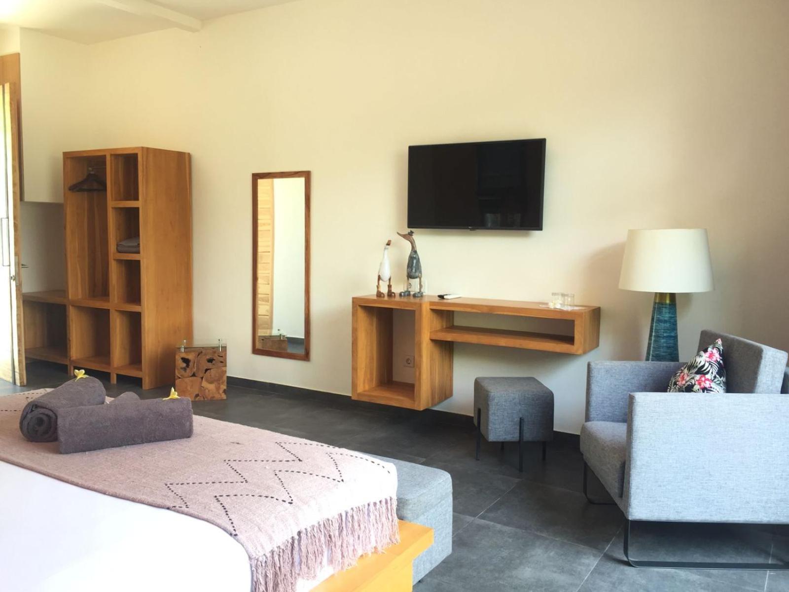Deluxe Queen Room - Photo 7