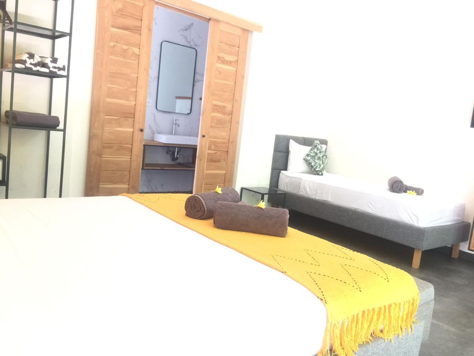 Family Room photo 3