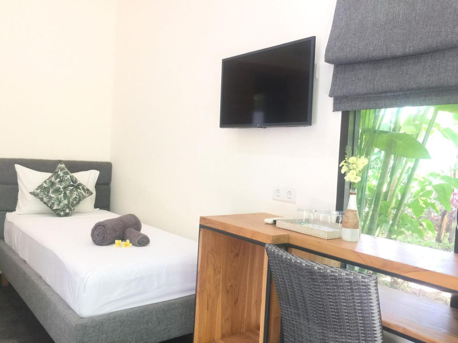 Family Room photo 2