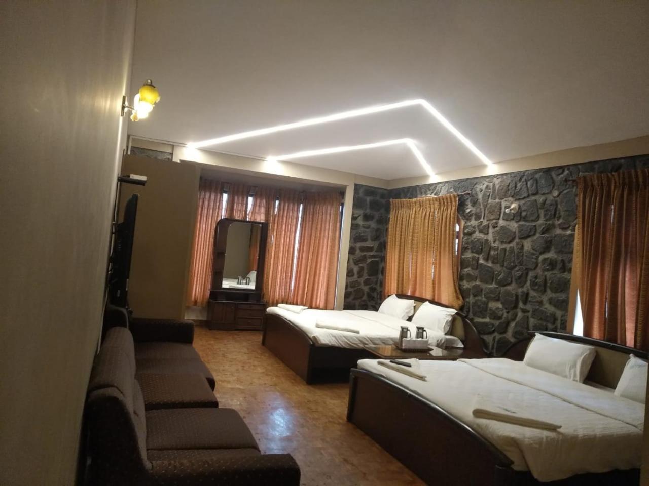 Deluxe Quadruple Room - Photo 4