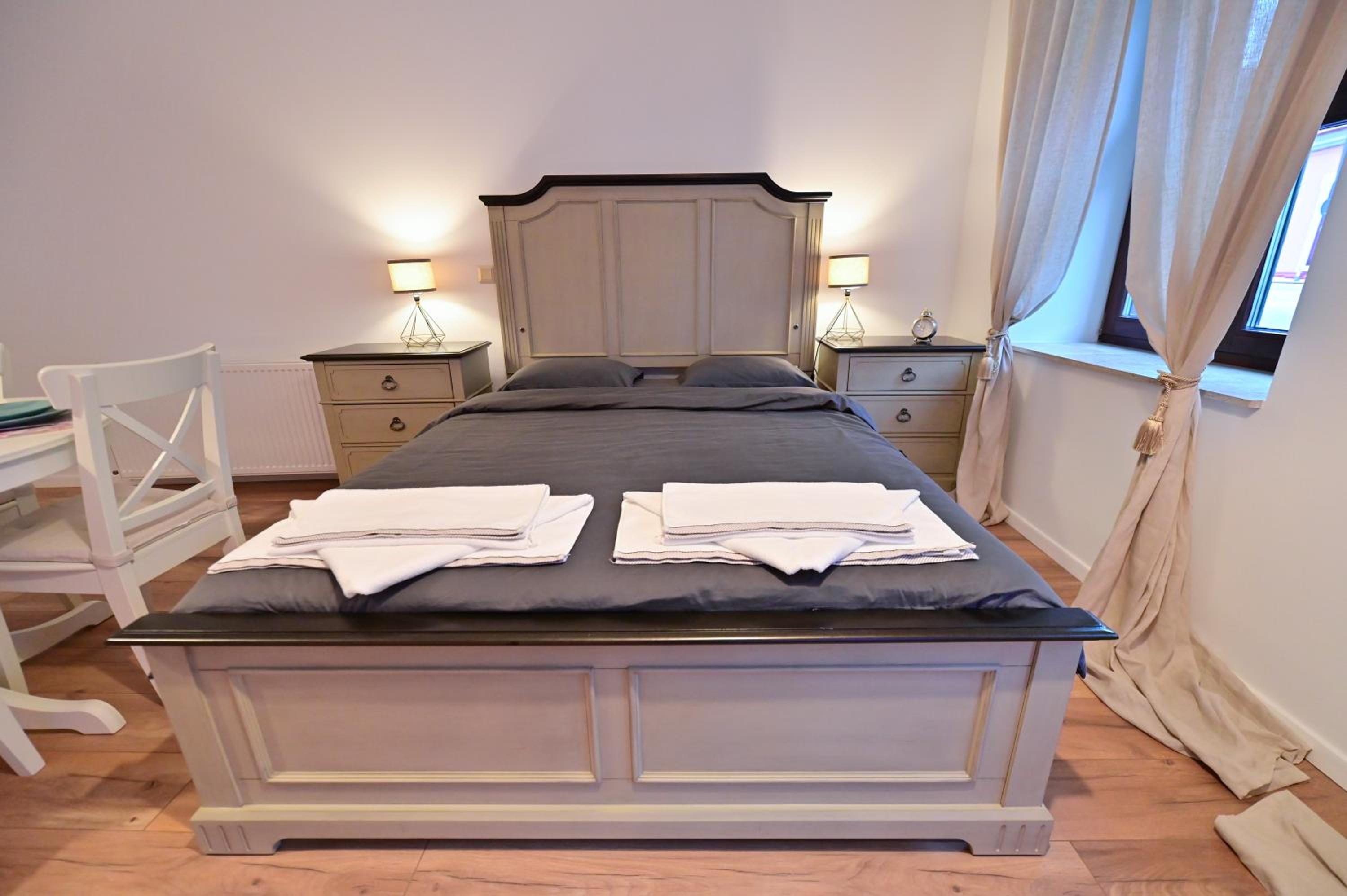 One-Bedroom Apartment - Photo 17