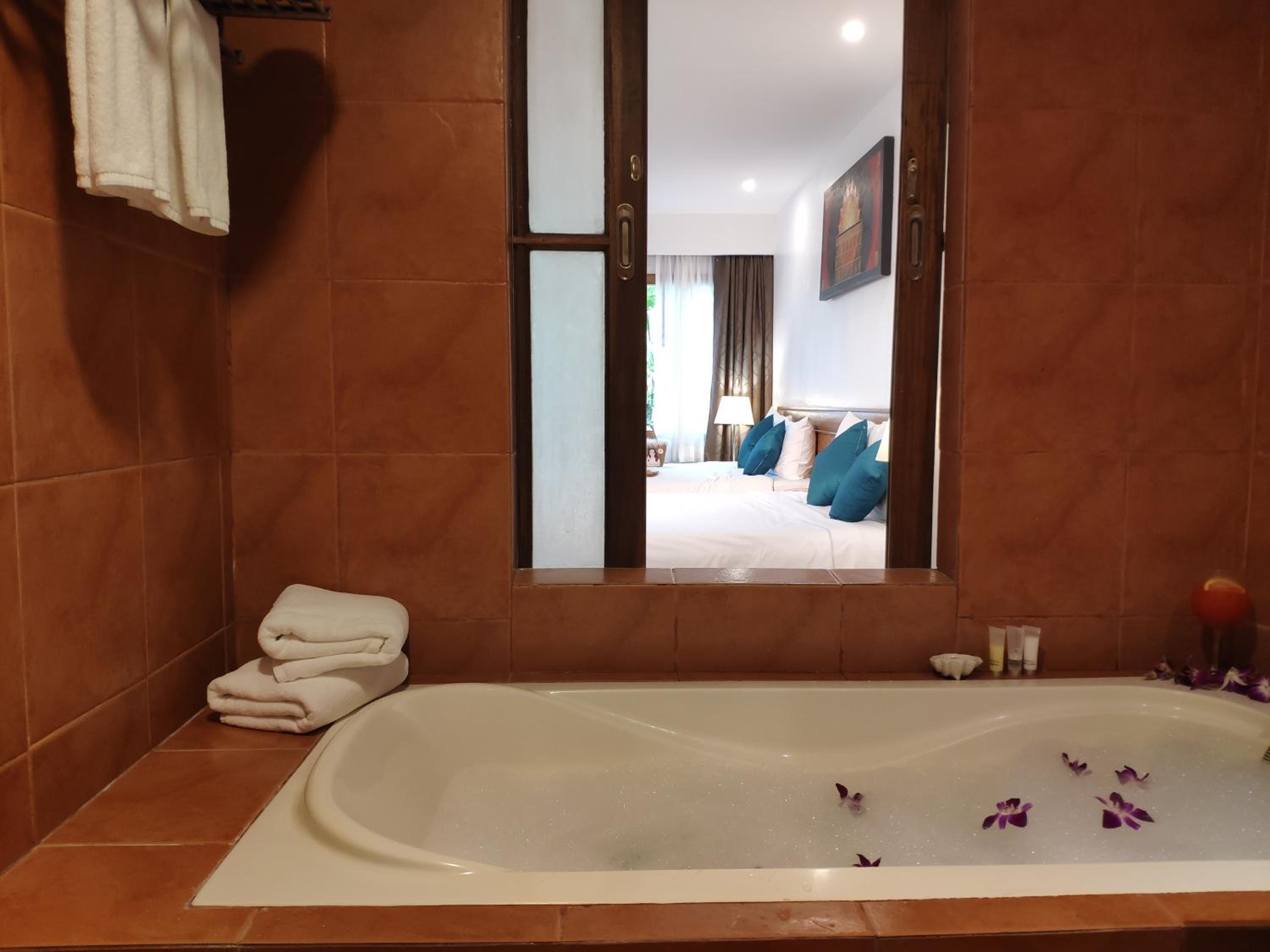 Deluxe Double or Twin Room with Garden View photo 3
