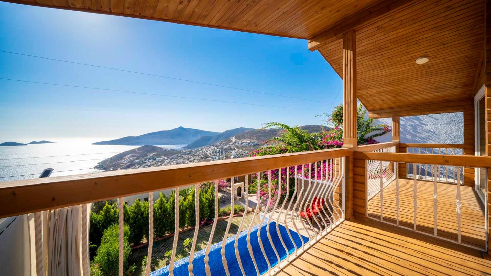 Villa photo 3