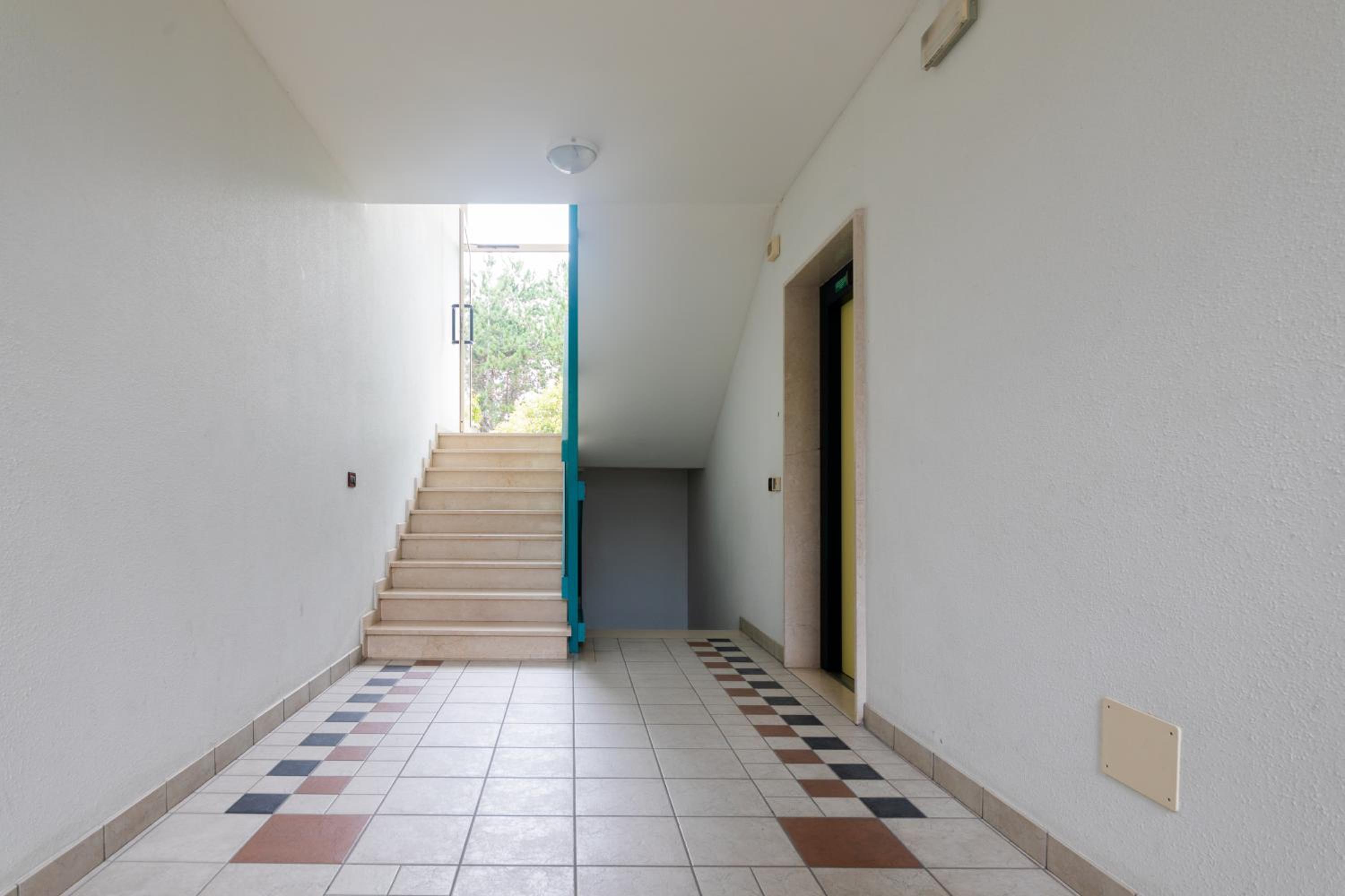 Apartment - Ground Floor photo 3