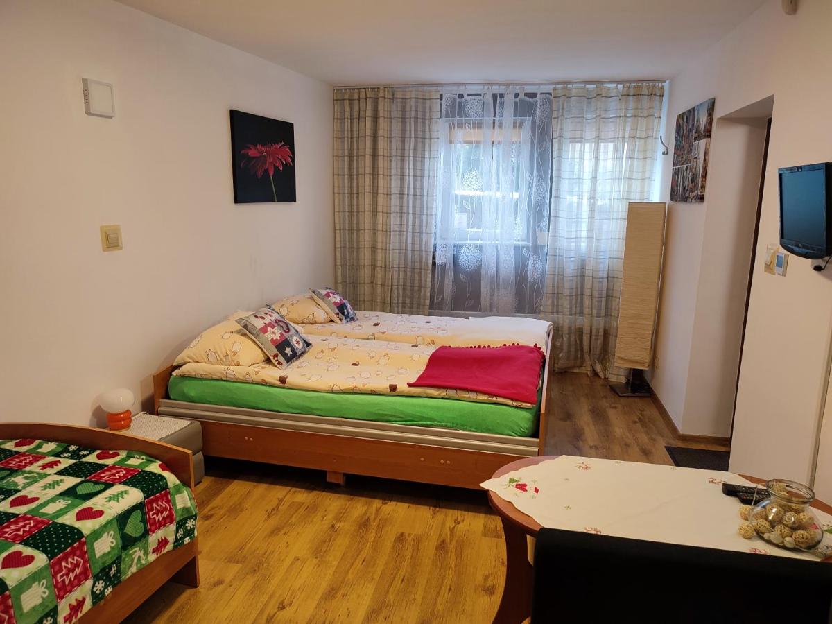 Triple Room with Private Bathroom photo 2