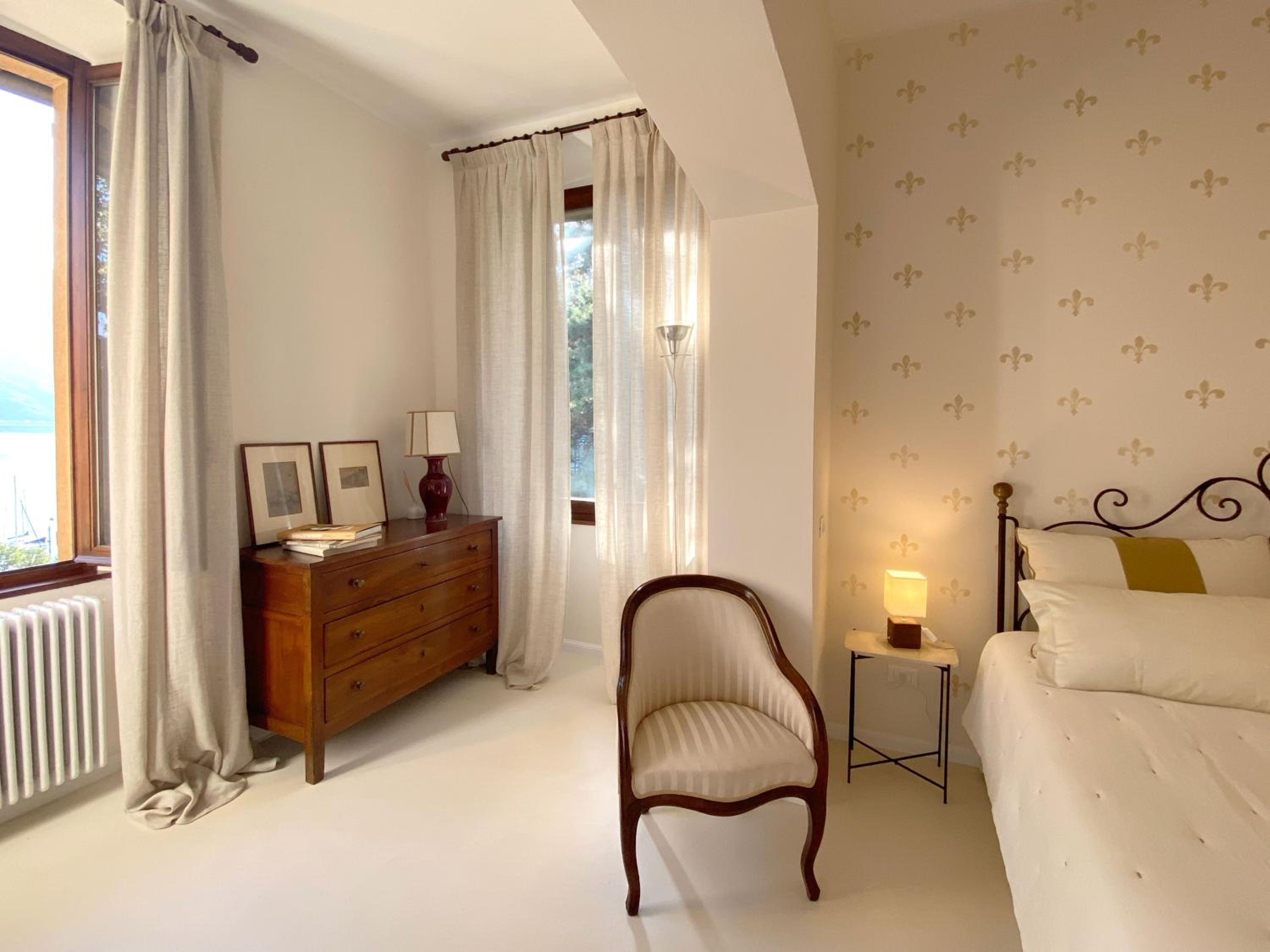 Triple Room with Lake View photo 2
