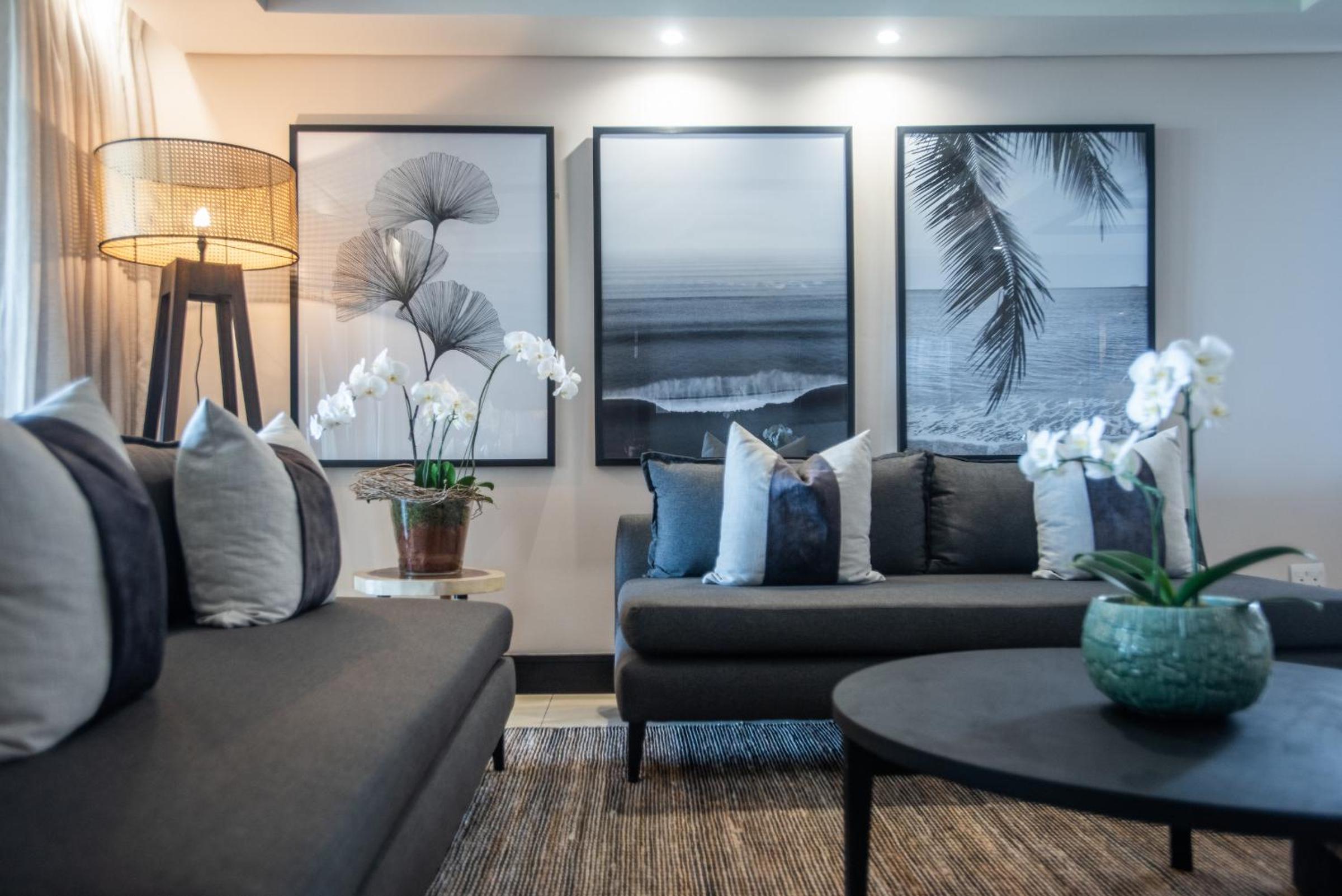 One-Bedroom Apartment - Photo 1
