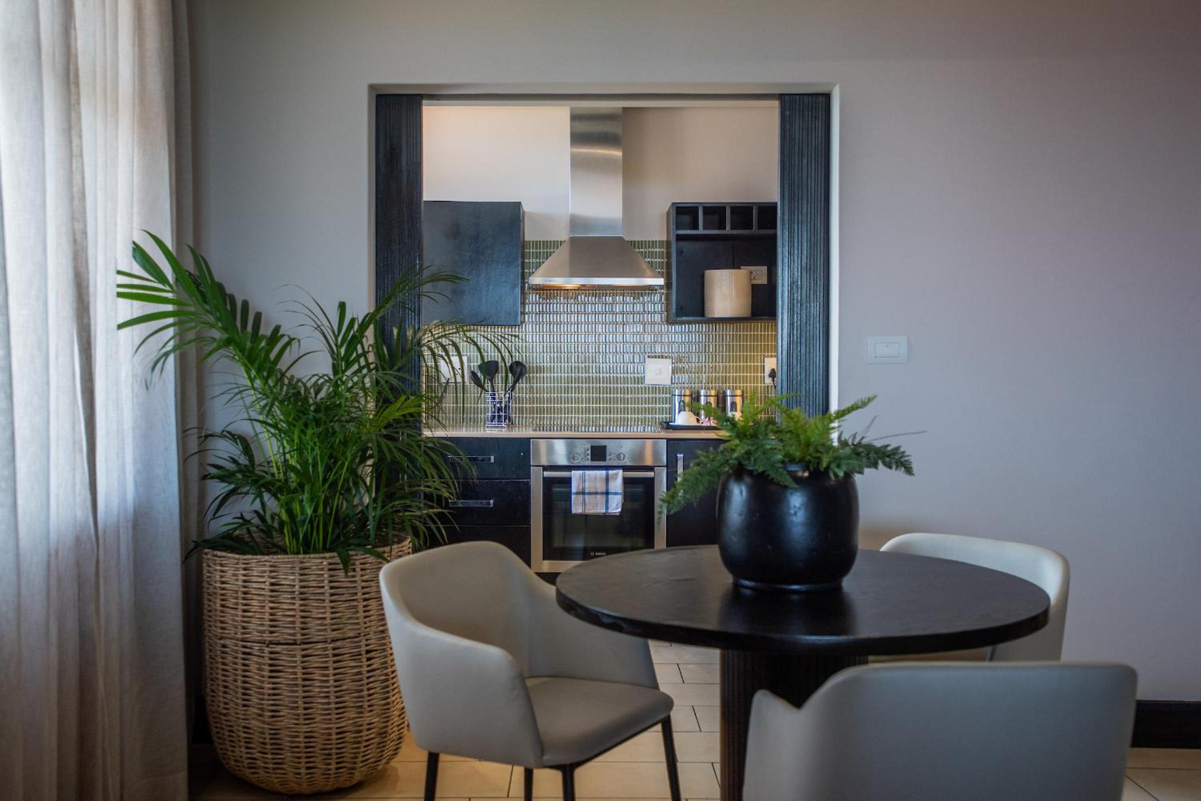 One-Bedroom Apartment - Photo 3