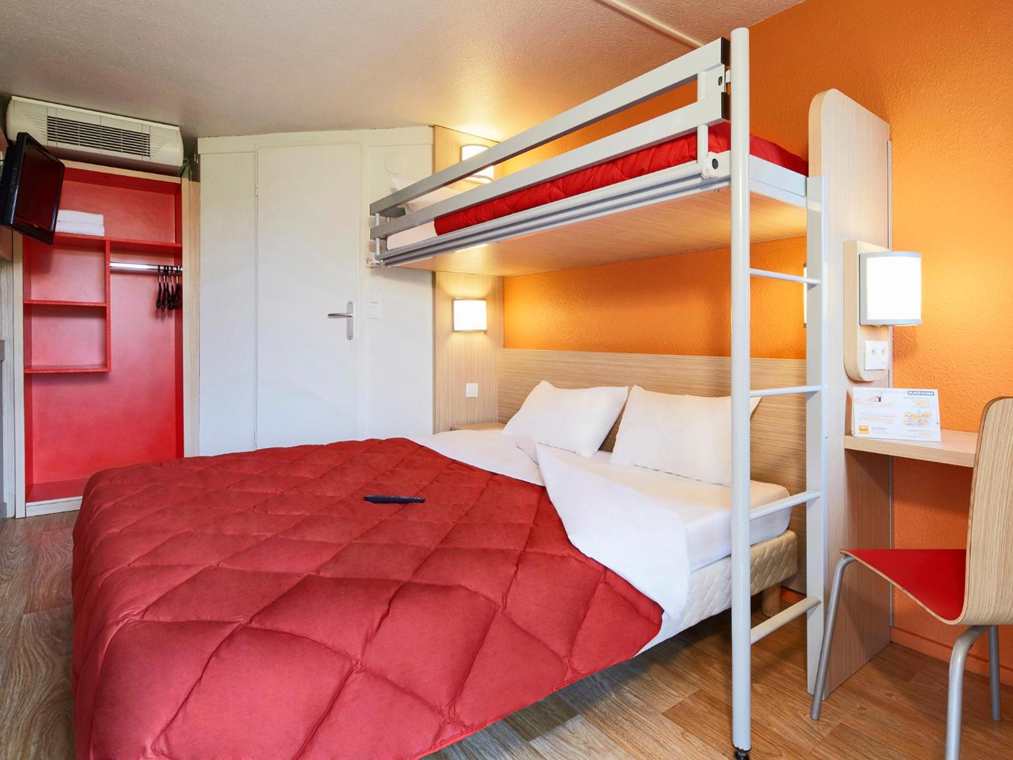 Triple Room (1 Double Bed + 1 Single Bed) - Photo 2