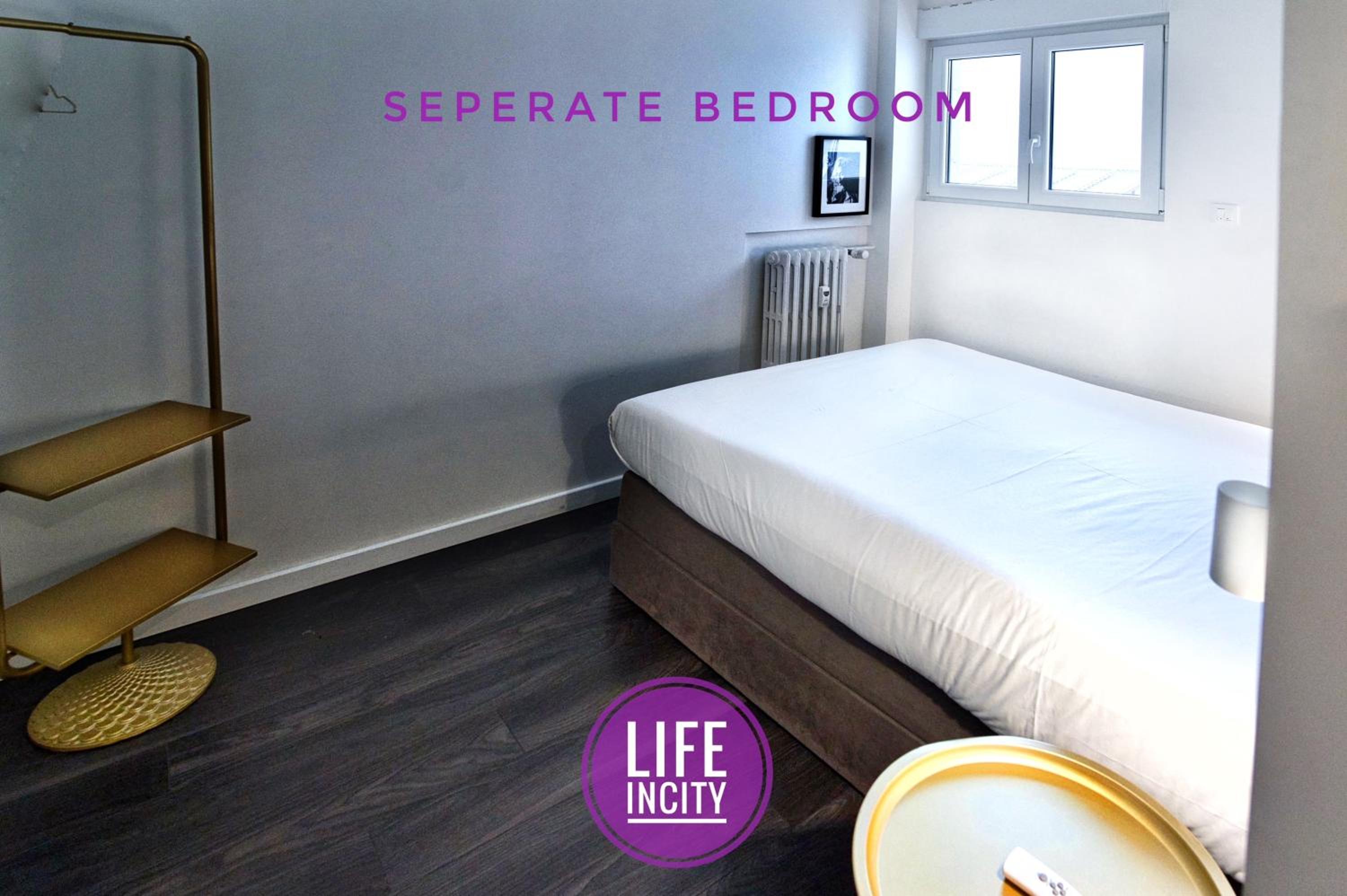 Deluxe Family Suite - Photo 10