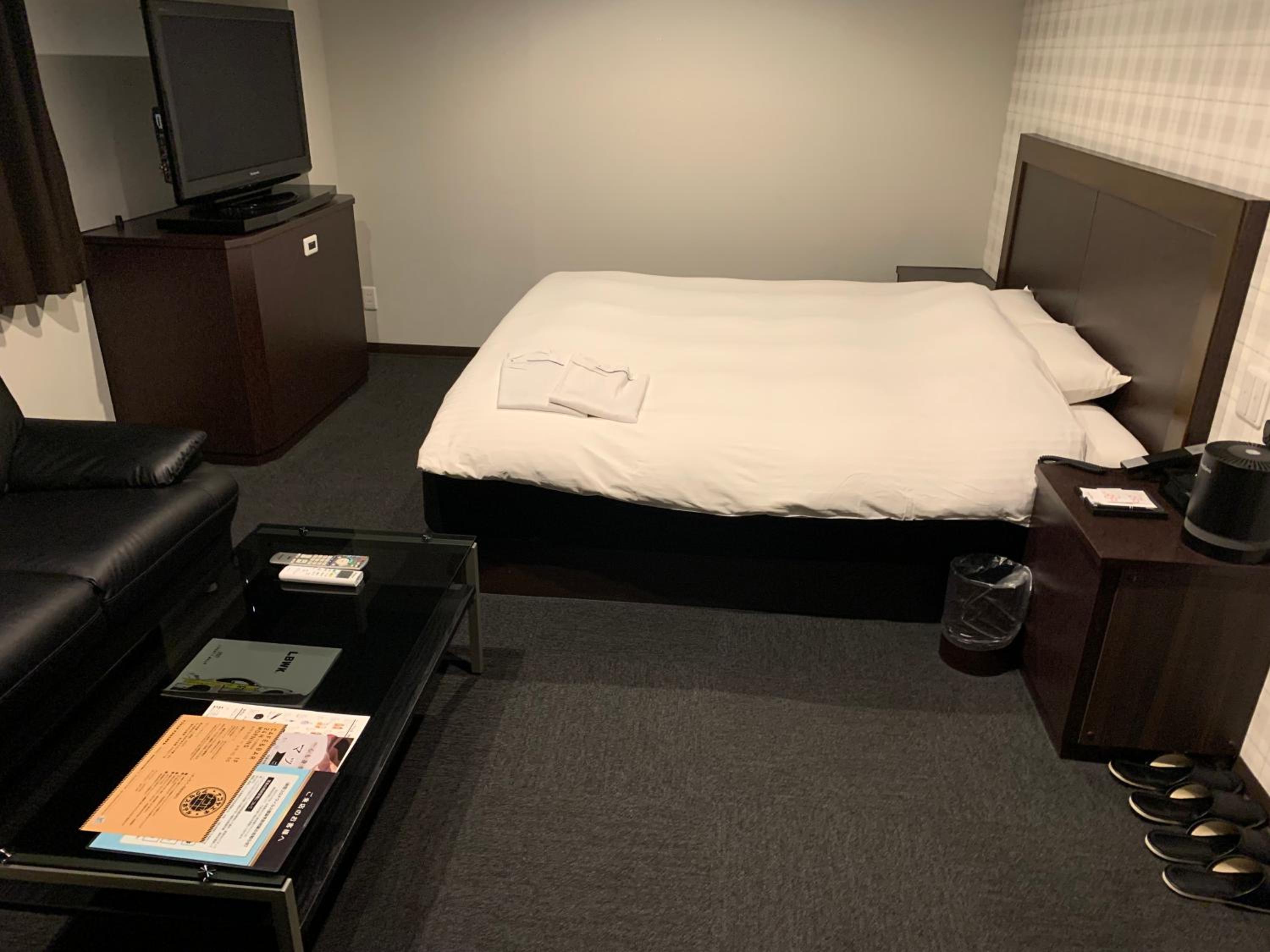 Deluxe Double Room with Two Double Beds - Non-Smoking - Photo 6