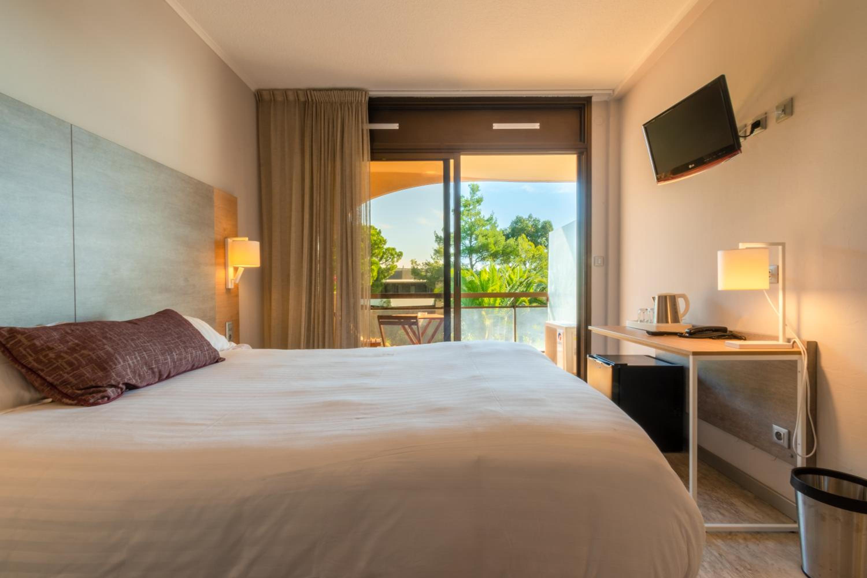 Seaside Double Room with terrace
