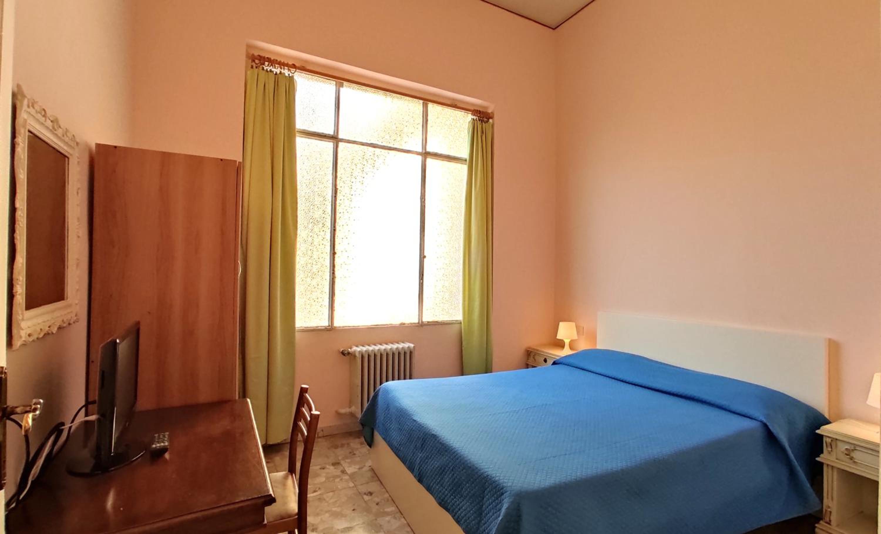 Standard Double Room with Garden View