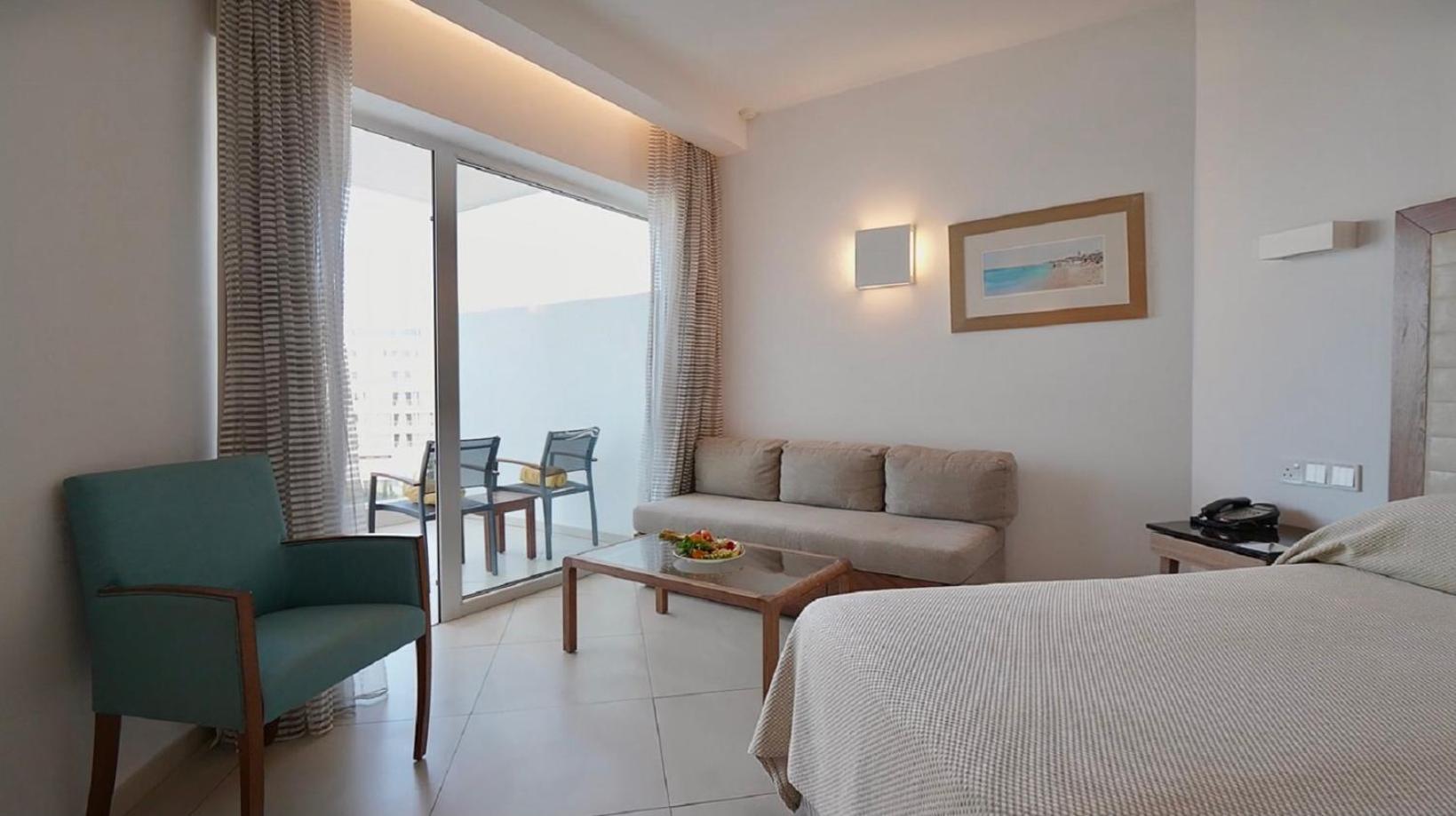 Deluxe Double or Twin Room with Inland View photo 3