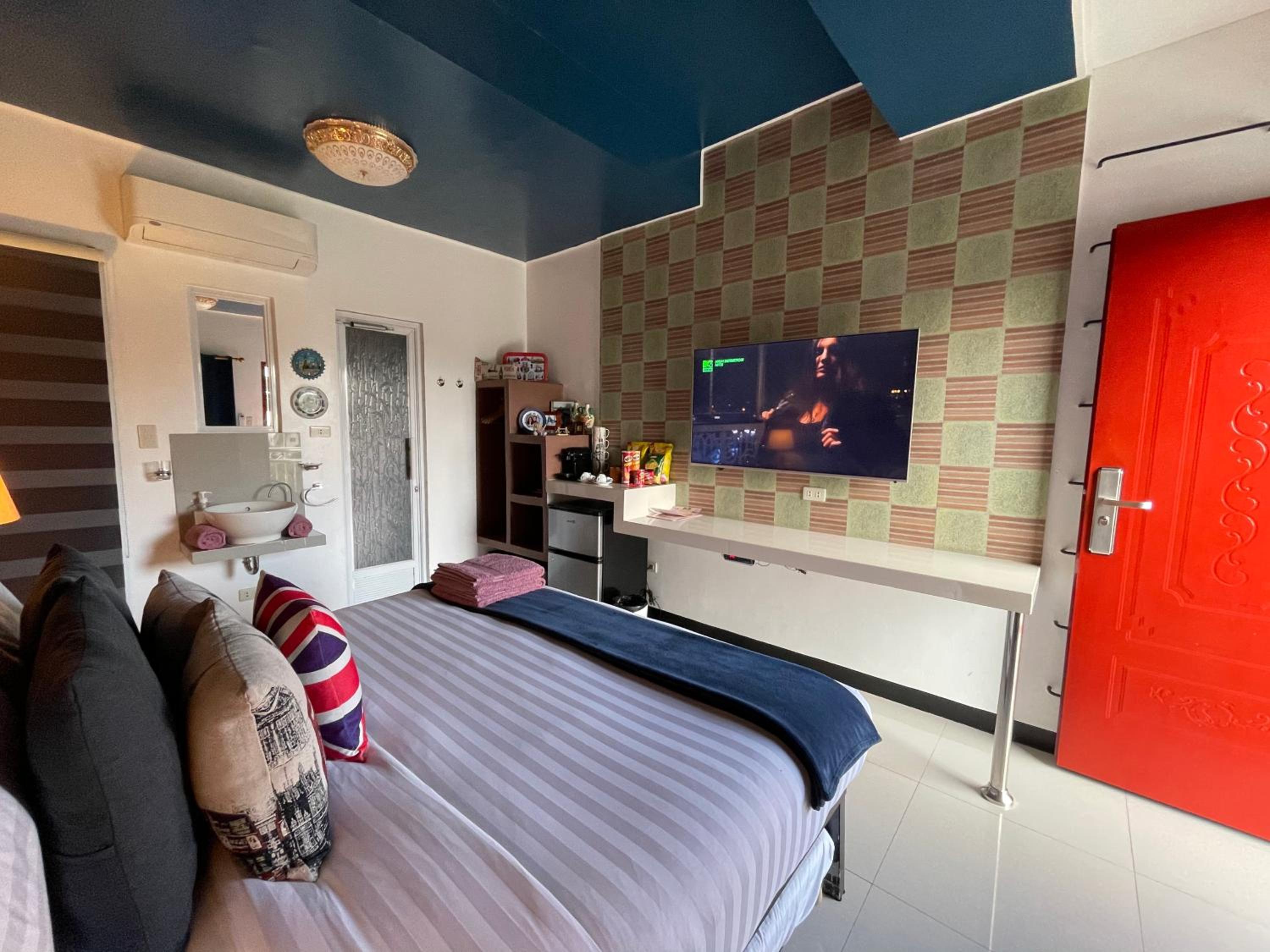 Deluxe Double Room with Balcony photo 3
