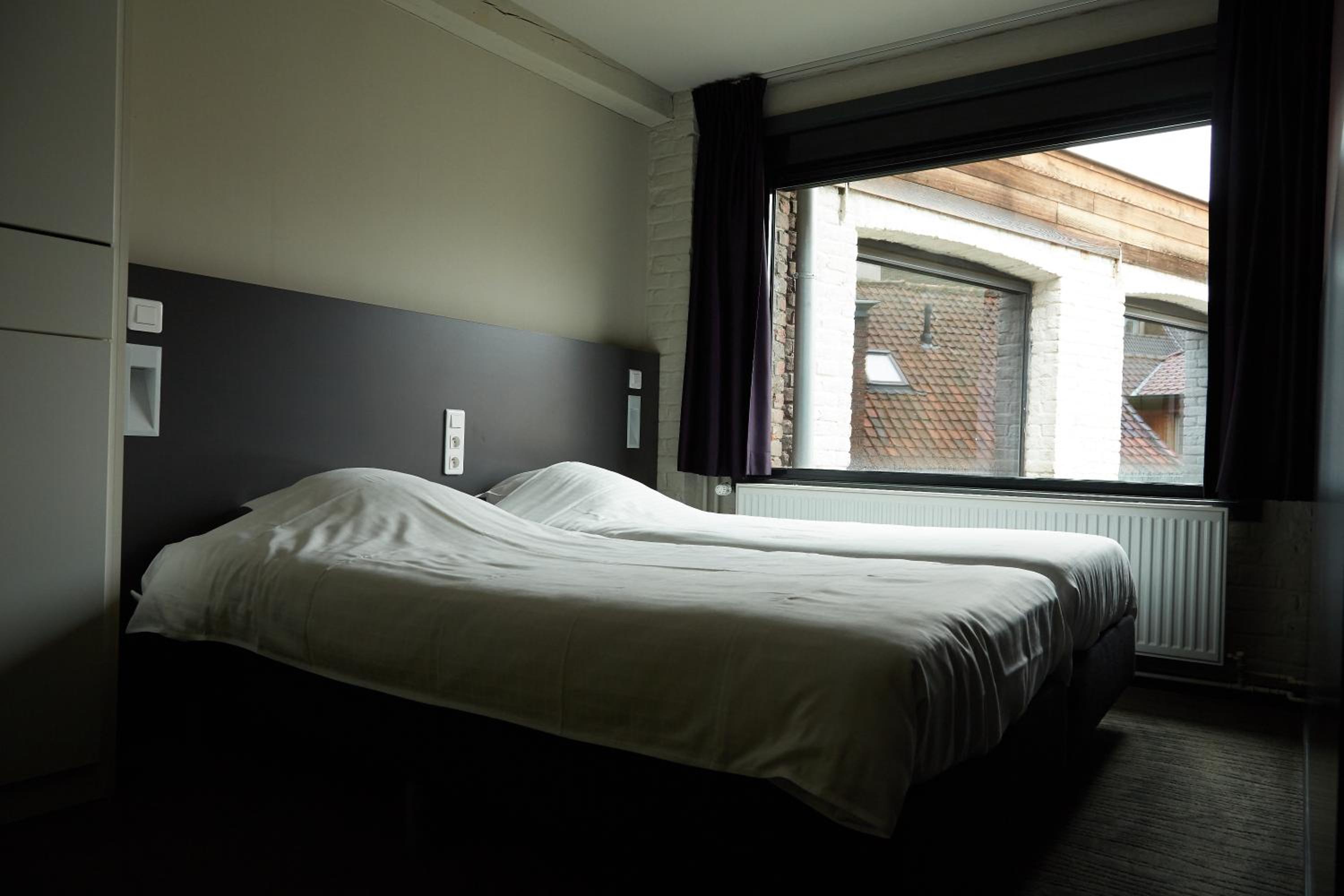 Three-Bedroom Apartment - Photo 8
