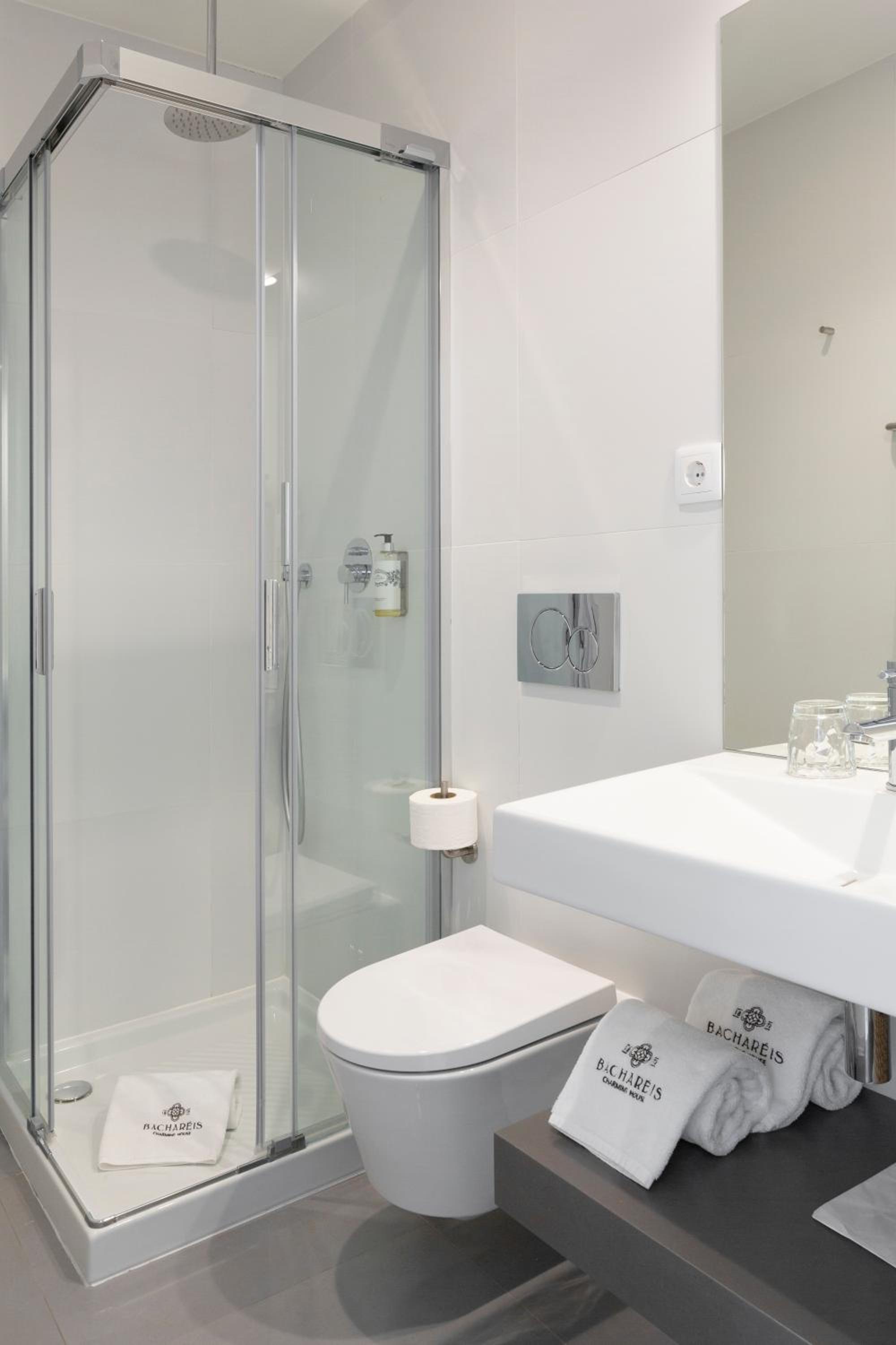 Double Room - Photo 9