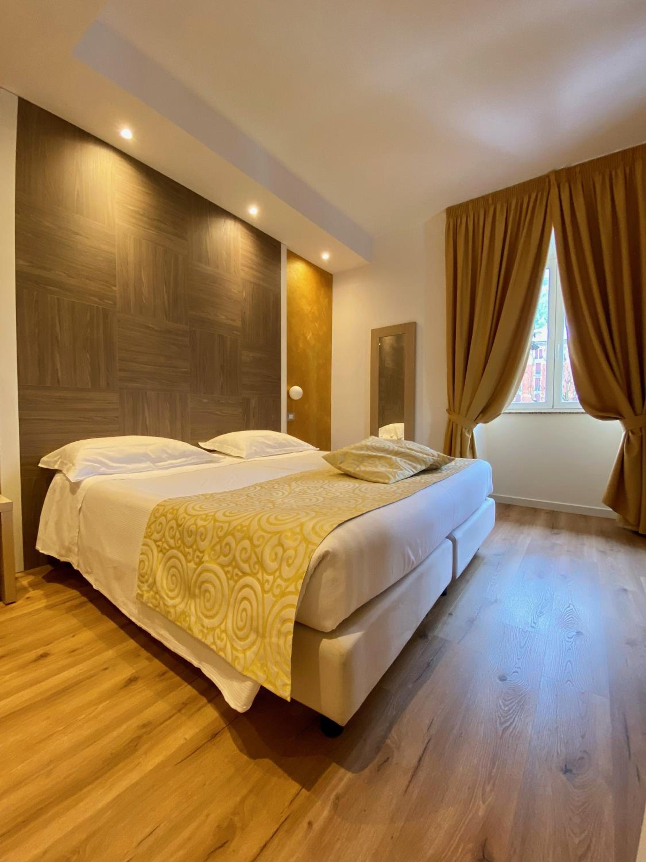 Deluxe Double Room photo 2