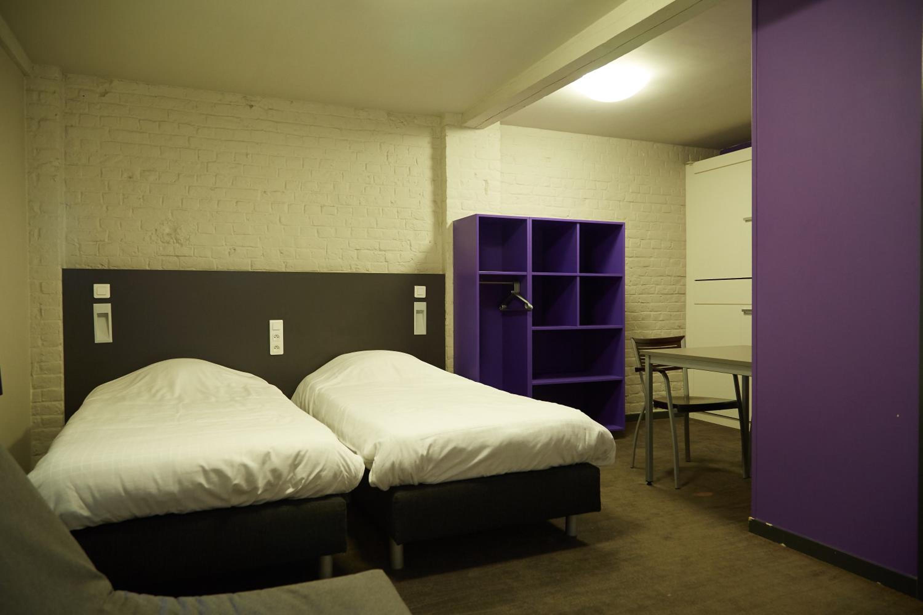 Budget Double Room - Photo 6