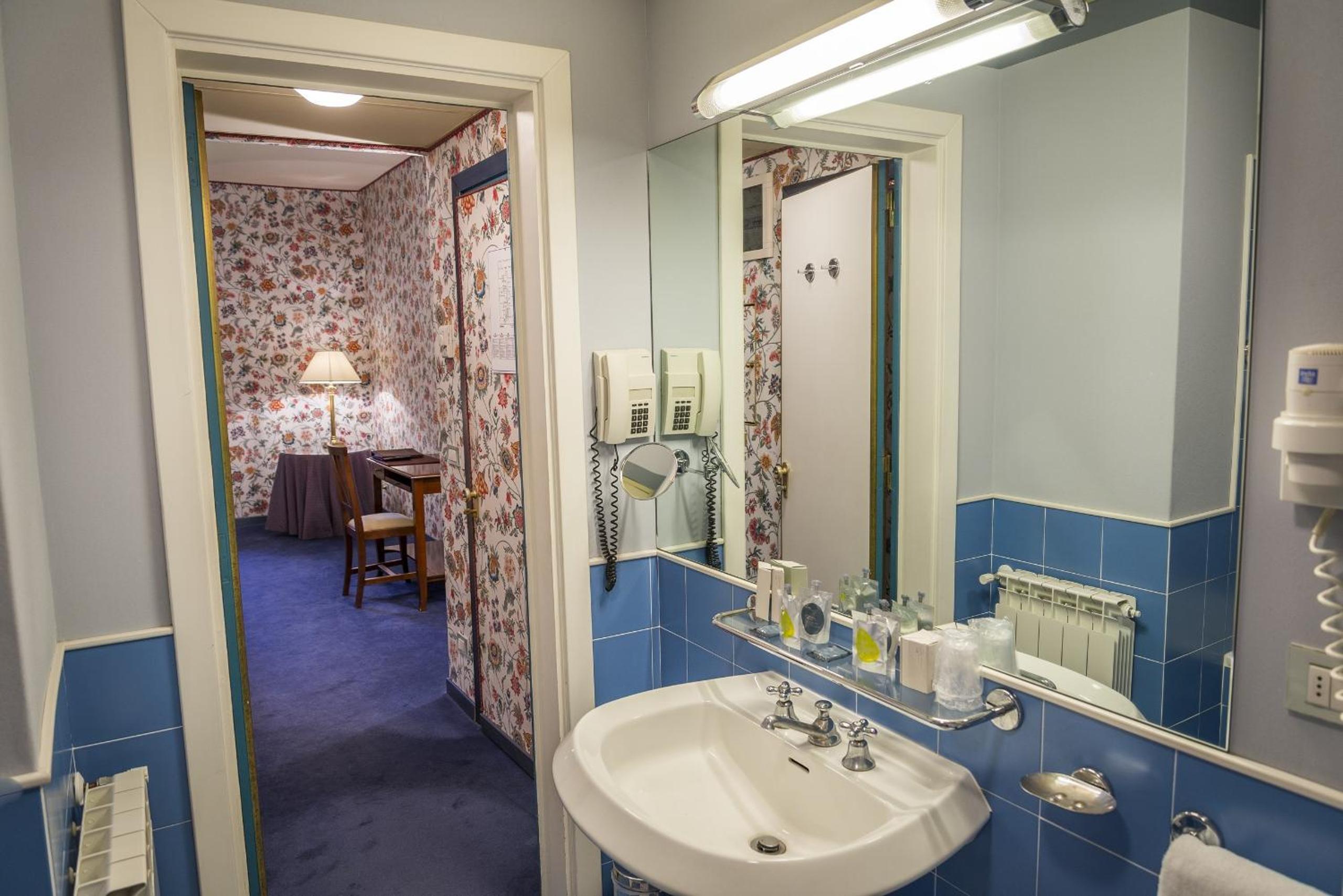 Superior Double Room - Photo 16