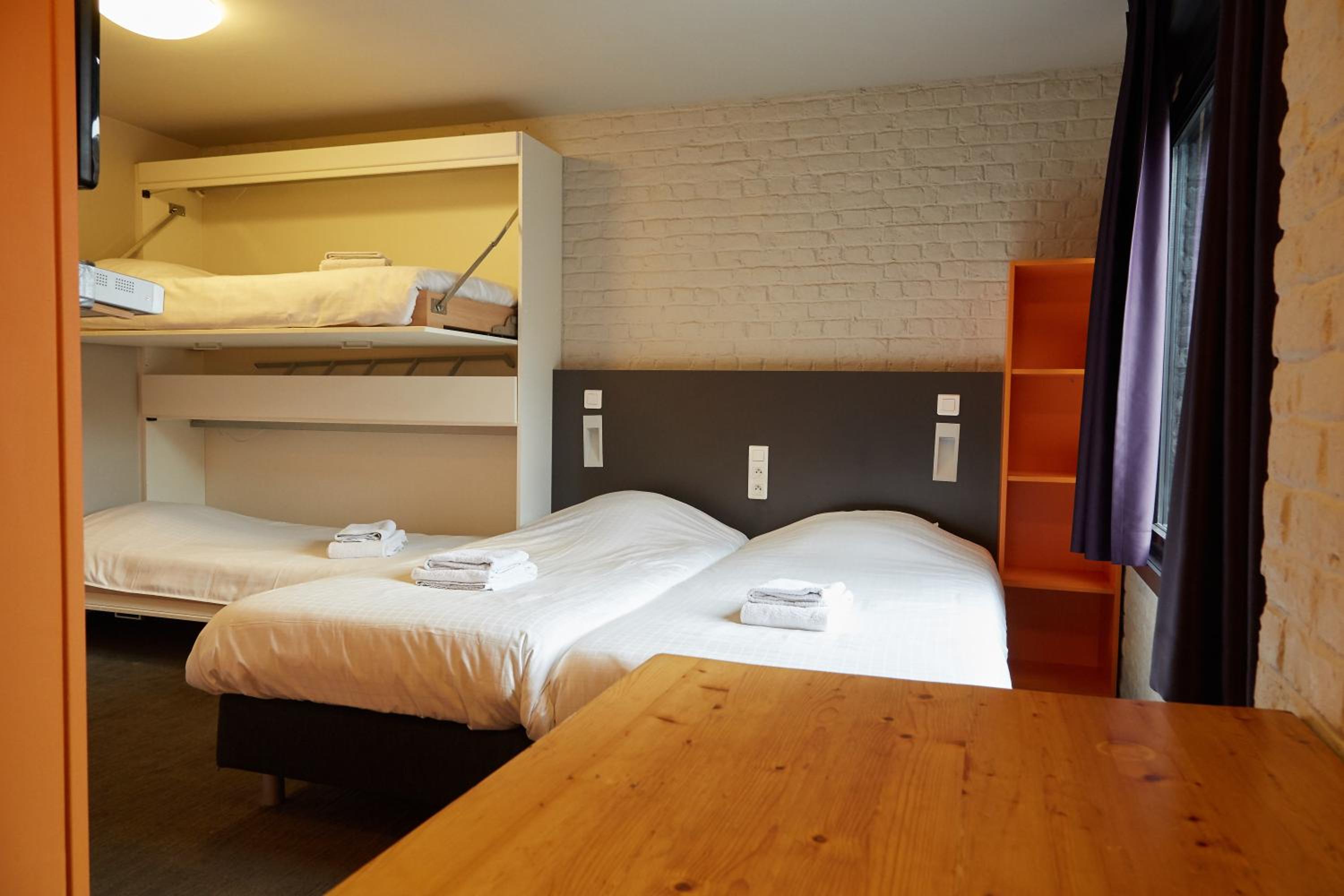 Budget Double Room - Photo 8