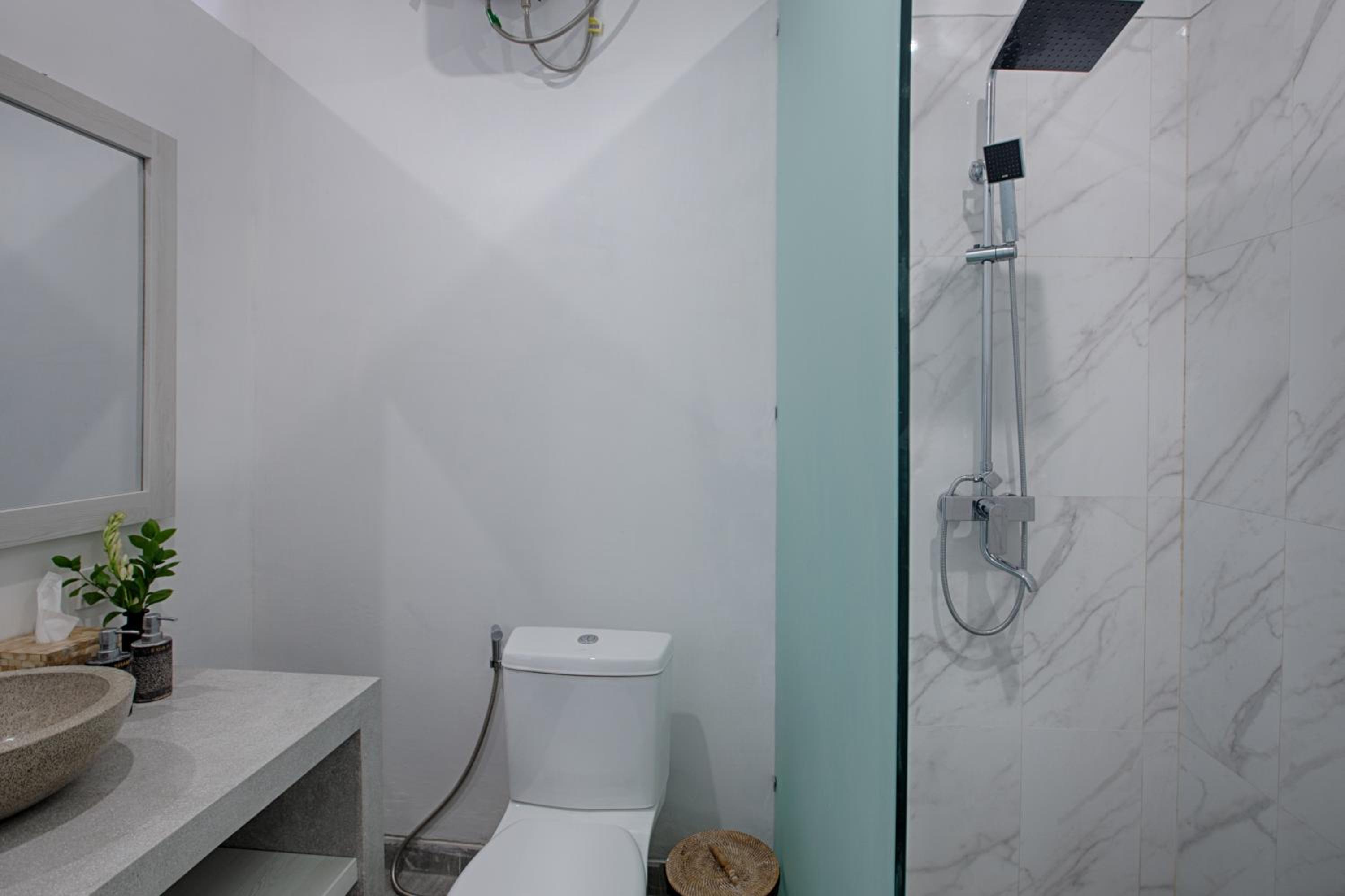 Deluxe Double Room - Photo 11