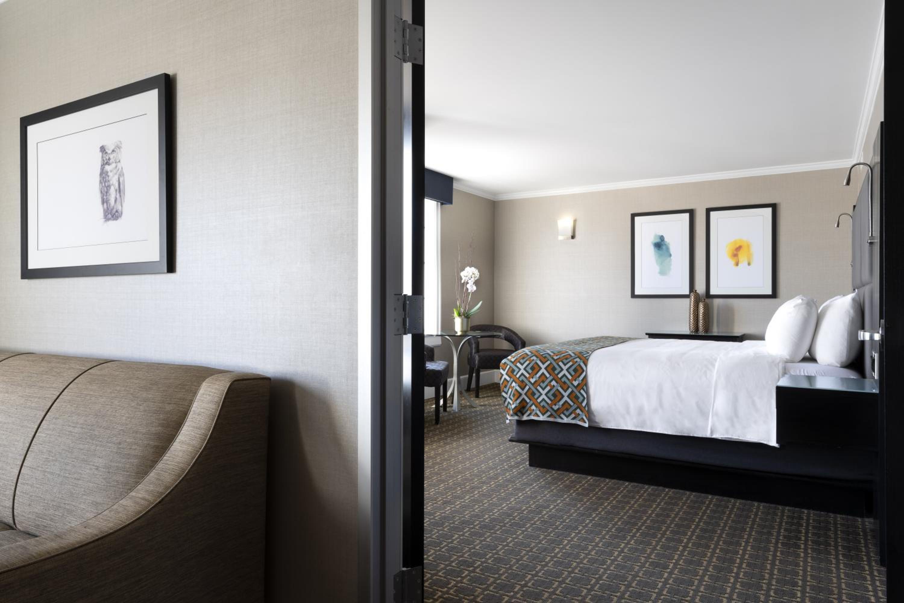 One-Bedroom Suite with Sofa Bed - Photo 3
