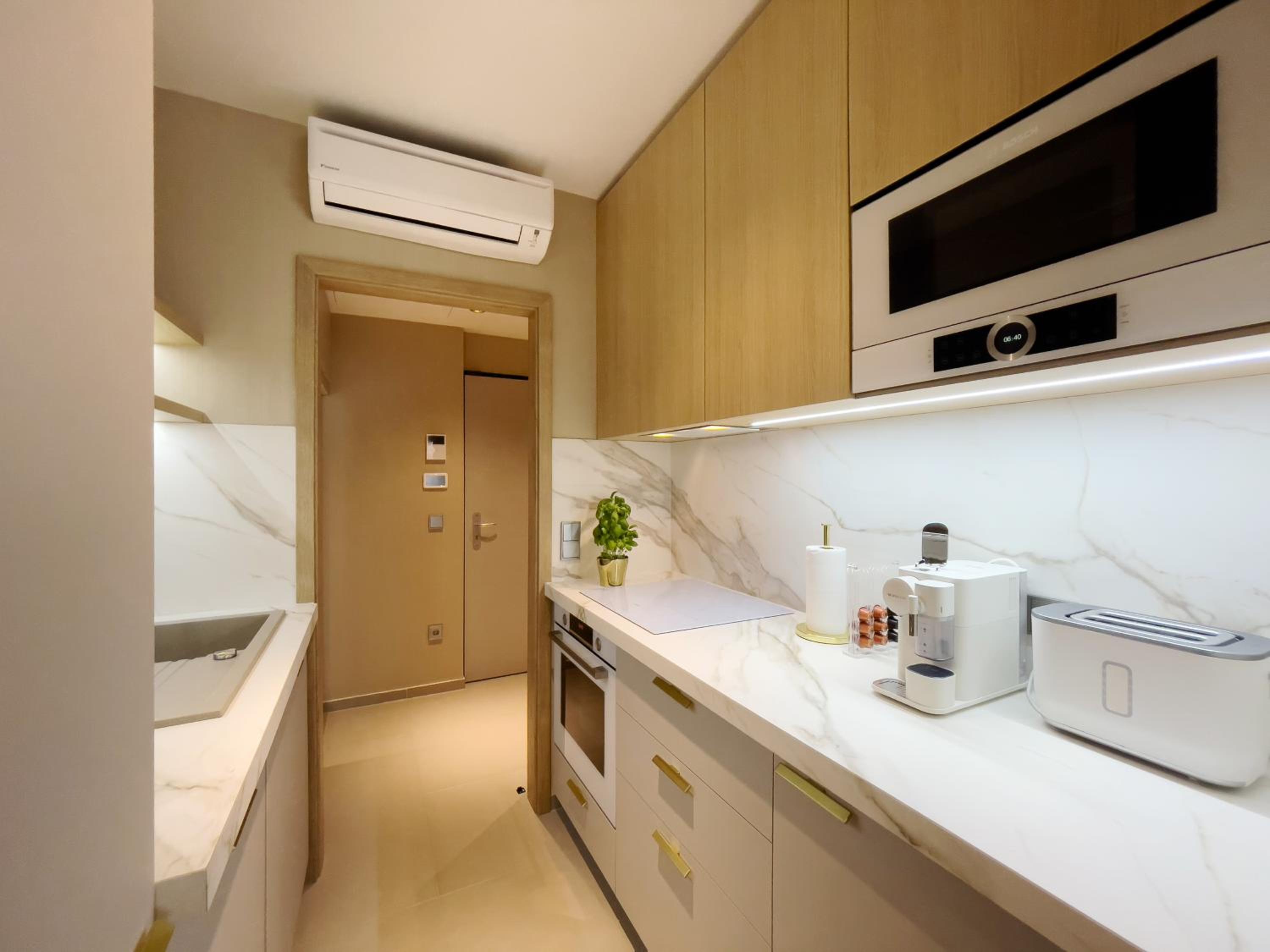 Deluxe Junior Suite - Photo 4