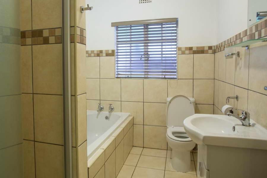 Two-Bedroom Chalet - Photo 9