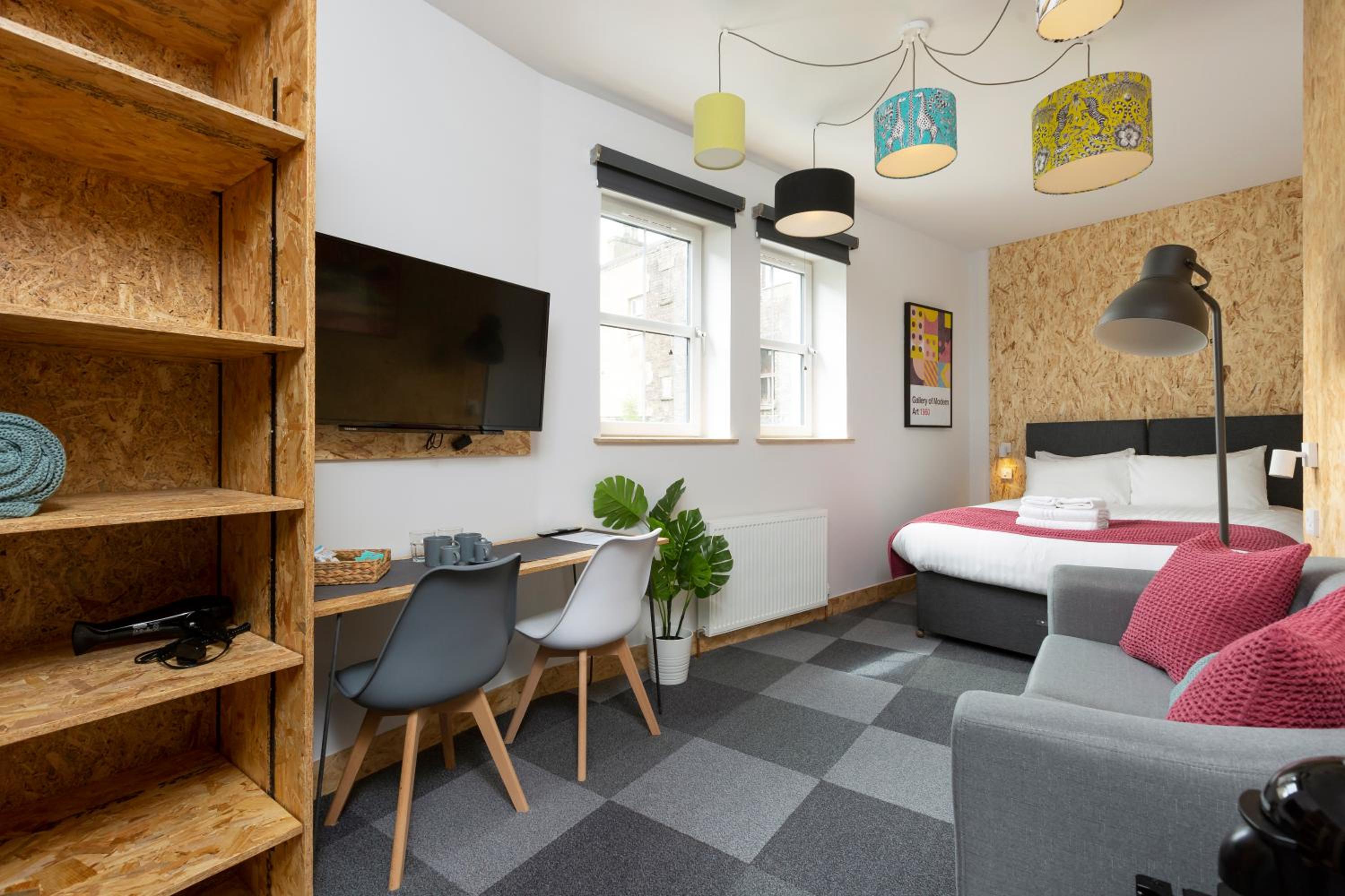 Comfort Double Room with Ensuite (Room 2) - Photo 8