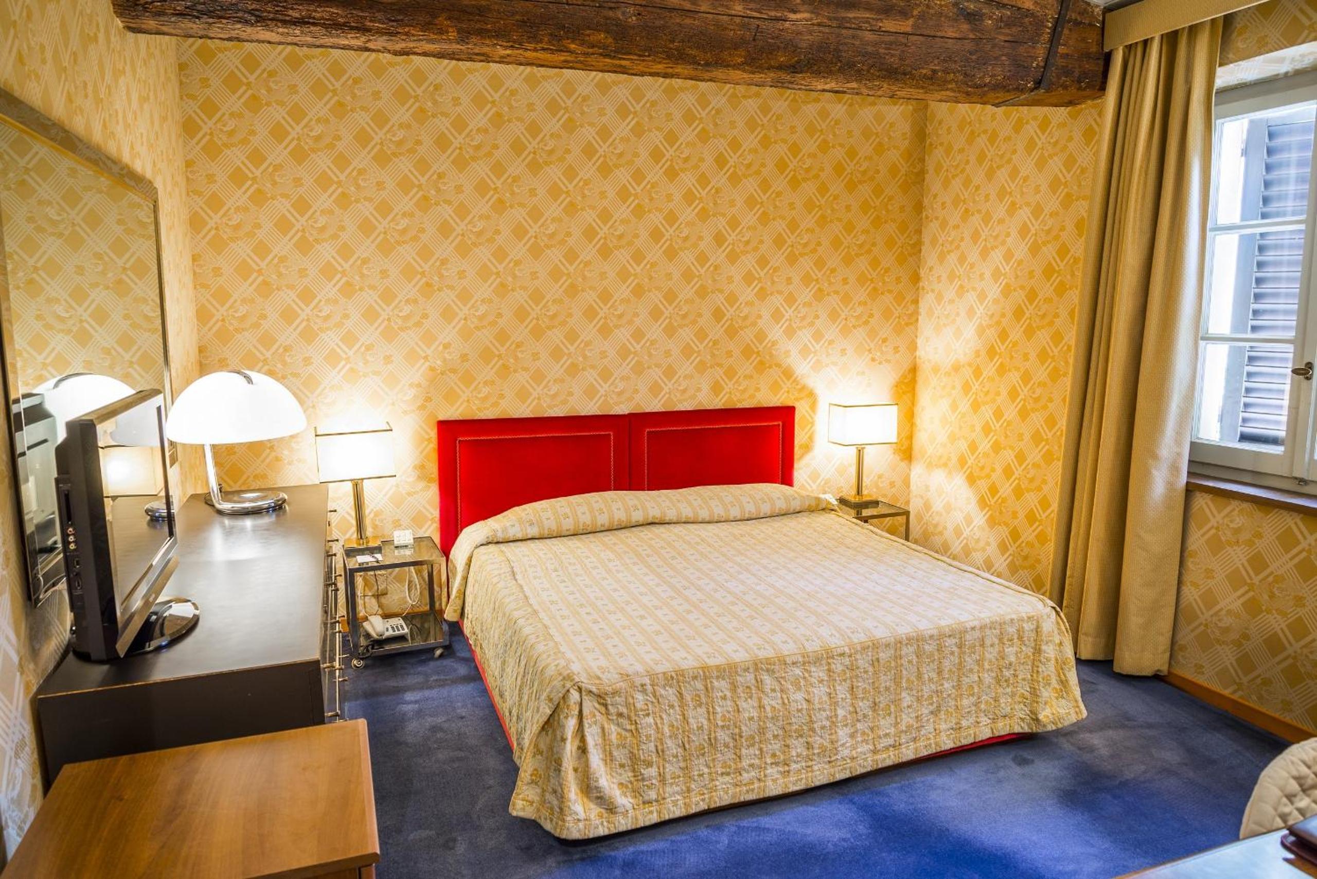 Standard Double Room - Photo 10