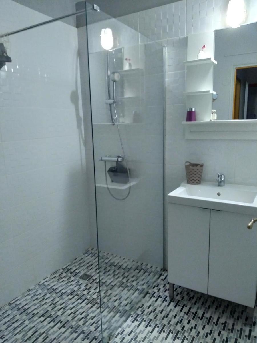 Chalet ( 6 Adults ) - Photo 12