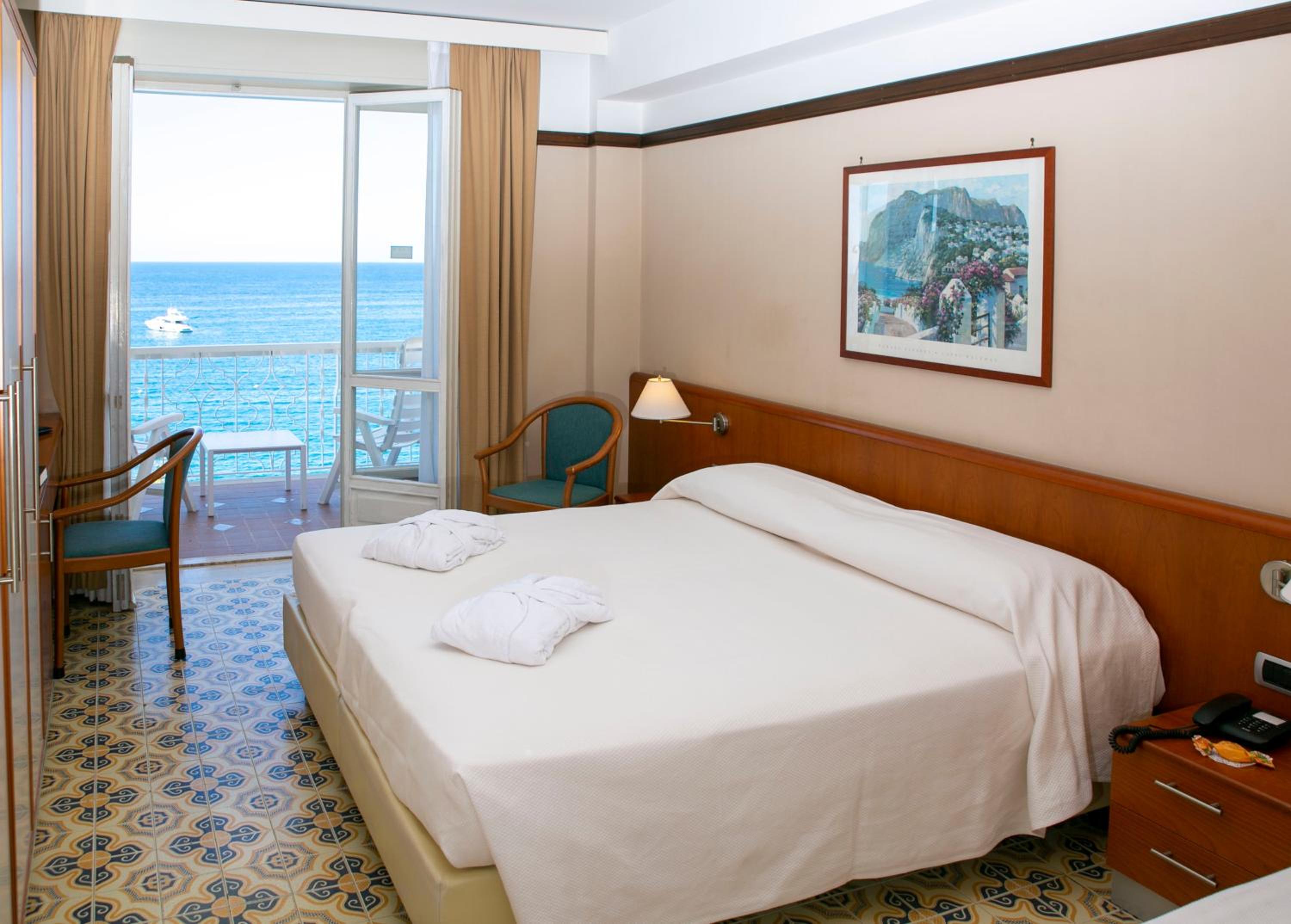 Superior Double or Twin Room with Sea View photo 1